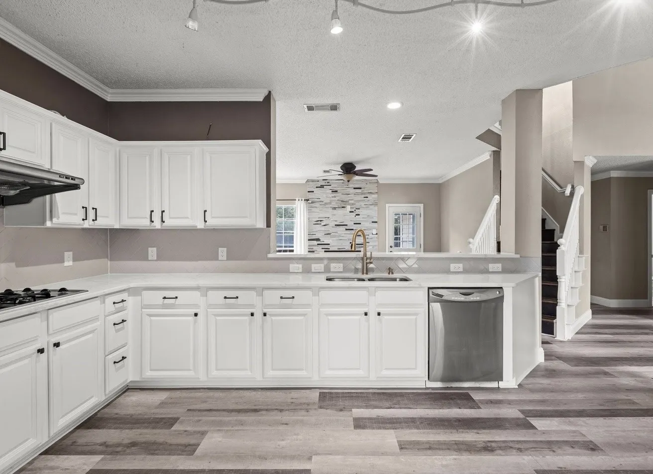 Single Family Residence For Rent in Dallas County , 314 Santa Fe Trail, Irving, Texas 75063, 3 Bedroom, 3 Bathroom, 2 Garage spaces, 1,742 Sqft, built in 1992, mls#21350632, Real Estate Agent in Irving, Homes For Rent in Dallas county, Homes For Rent in Irving, Realtor in Irving Texas, Real Estate Brokerage Independent Realty Texas, Luminita Cordes Realtor