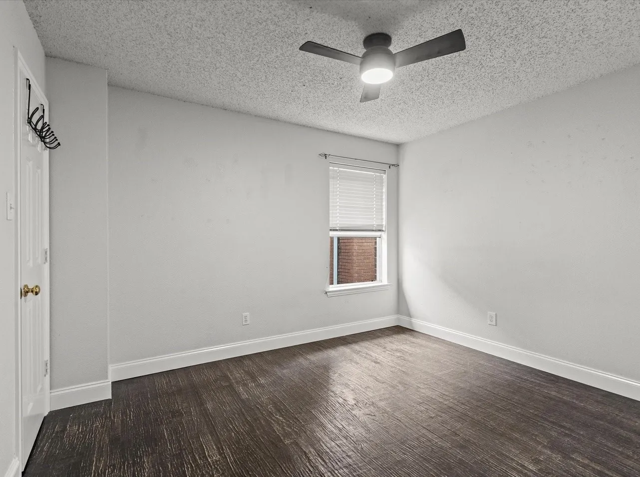 Single Family Residence For Rent in Dallas County , 314 Santa Fe Trail, Irving, Texas 75063, 3 Bedroom, 3 Bathroom, 2 Garage spaces, 1,742 Sqft, built in 1992, mls#21350632, Real Estate Agent in Irving, Homes For Rent in Dallas county, Homes For Rent in Irving, Realtor in Irving Texas, Real Estate Brokerage Independent Realty Texas, Luminita Cordes Realtor