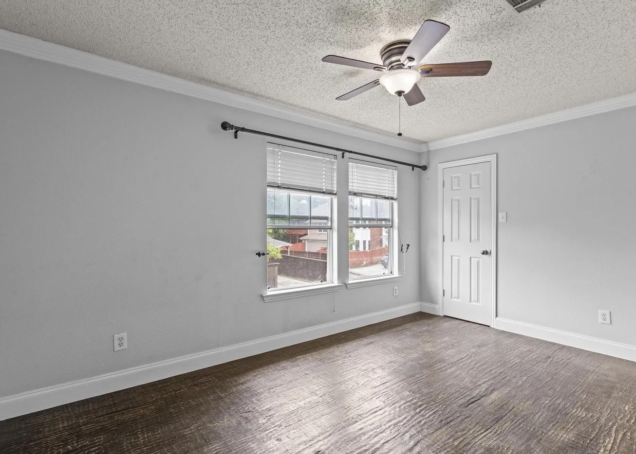Single Family Residence For Rent in Dallas County , 314 Santa Fe Trail, Irving, Texas 75063, 3 Bedroom, 3 Bathroom, 2 Garage spaces, 1,742 Sqft, built in 1992, mls#21350632, Real Estate Agent in Irving, Homes For Rent in Dallas county, Homes For Rent in Irving, Realtor in Irving Texas, Real Estate Brokerage Independent Realty Texas, Luminita Cordes Realtor