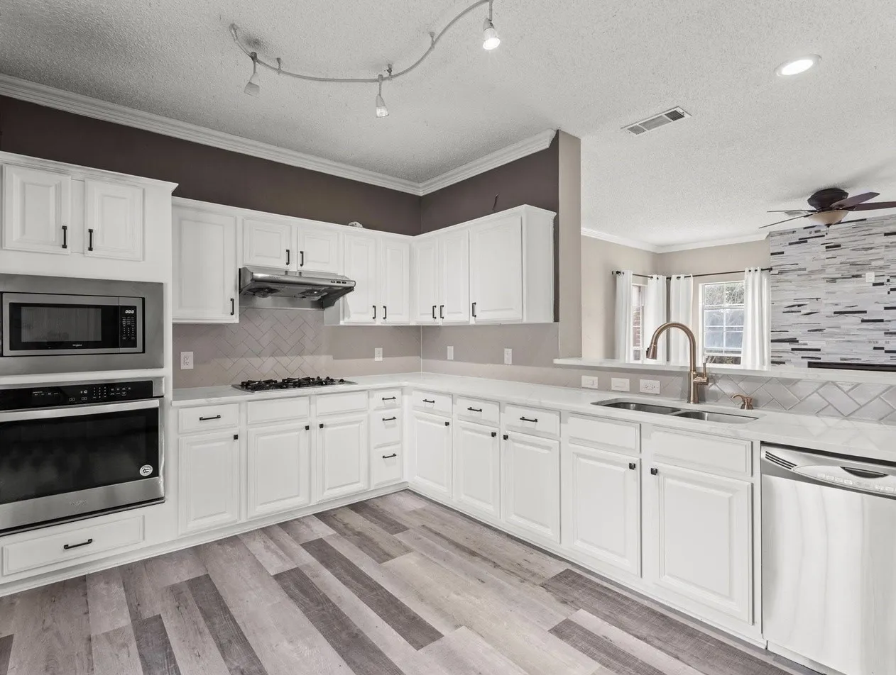 Single Family Residence For Rent in Dallas County , 314 Santa Fe Trail, Irving, Texas 75063, 3 Bedroom, 3 Bathroom, 2 Garage spaces, 1,742 Sqft, built in 1992, mls#21350632, Real Estate Agent in Irving, Homes For Rent in Dallas county, Homes For Rent in Irving, Realtor in Irving Texas, Real Estate Brokerage Independent Realty Texas, Luminita Cordes Realtor
