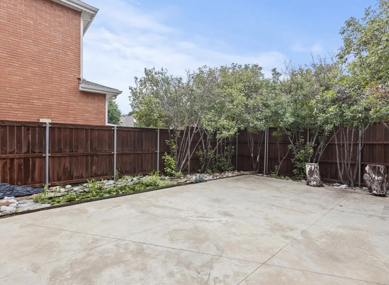 Single Family Residence For Rent in Dallas County , 314 Santa Fe Trail, Irving, Texas 75063, 3 Bedroom, 3 Bathroom, 2 Garage spaces, 1,742 Sqft, built in 1992, mls#21350632, Real Estate Agent in Irving, Homes For Rent in Dallas county, Homes For Rent in Irving, Realtor in Irving Texas, Real Estate Brokerage Independent Realty Texas, Luminita Cordes Realtor
