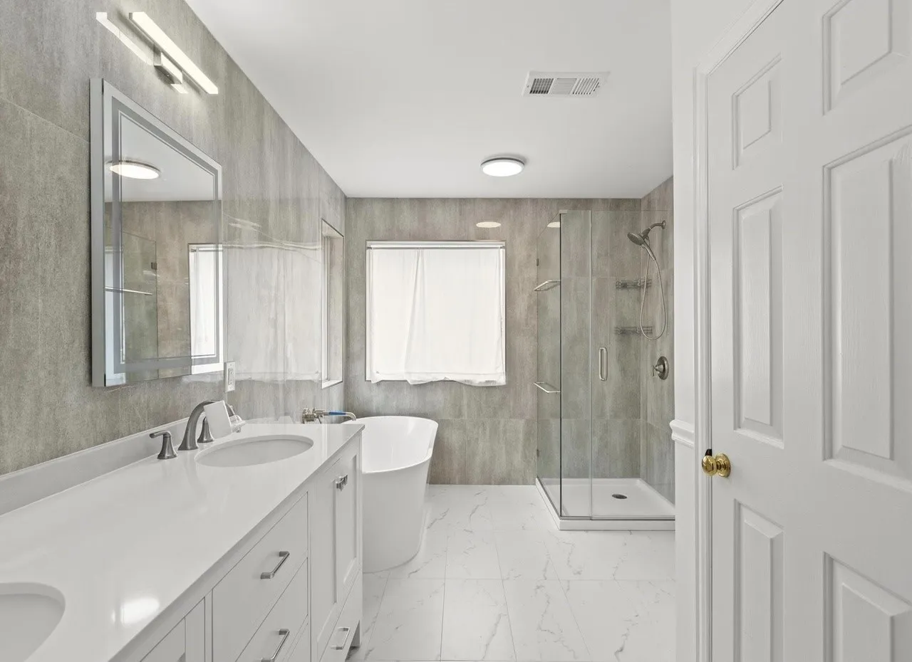 Single Family Residence For Rent in Dallas County , 314 Santa Fe Trail, Irving, Texas 75063, 3 Bedroom, 3 Bathroom, 2 Garage spaces, 1,742 Sqft, built in 1992, mls#21350632, Real Estate Agent in Irving, Homes For Rent in Dallas county, Homes For Rent in Irving, Realtor in Irving Texas, Real Estate Brokerage Independent Realty Texas, Luminita Cordes Realtor