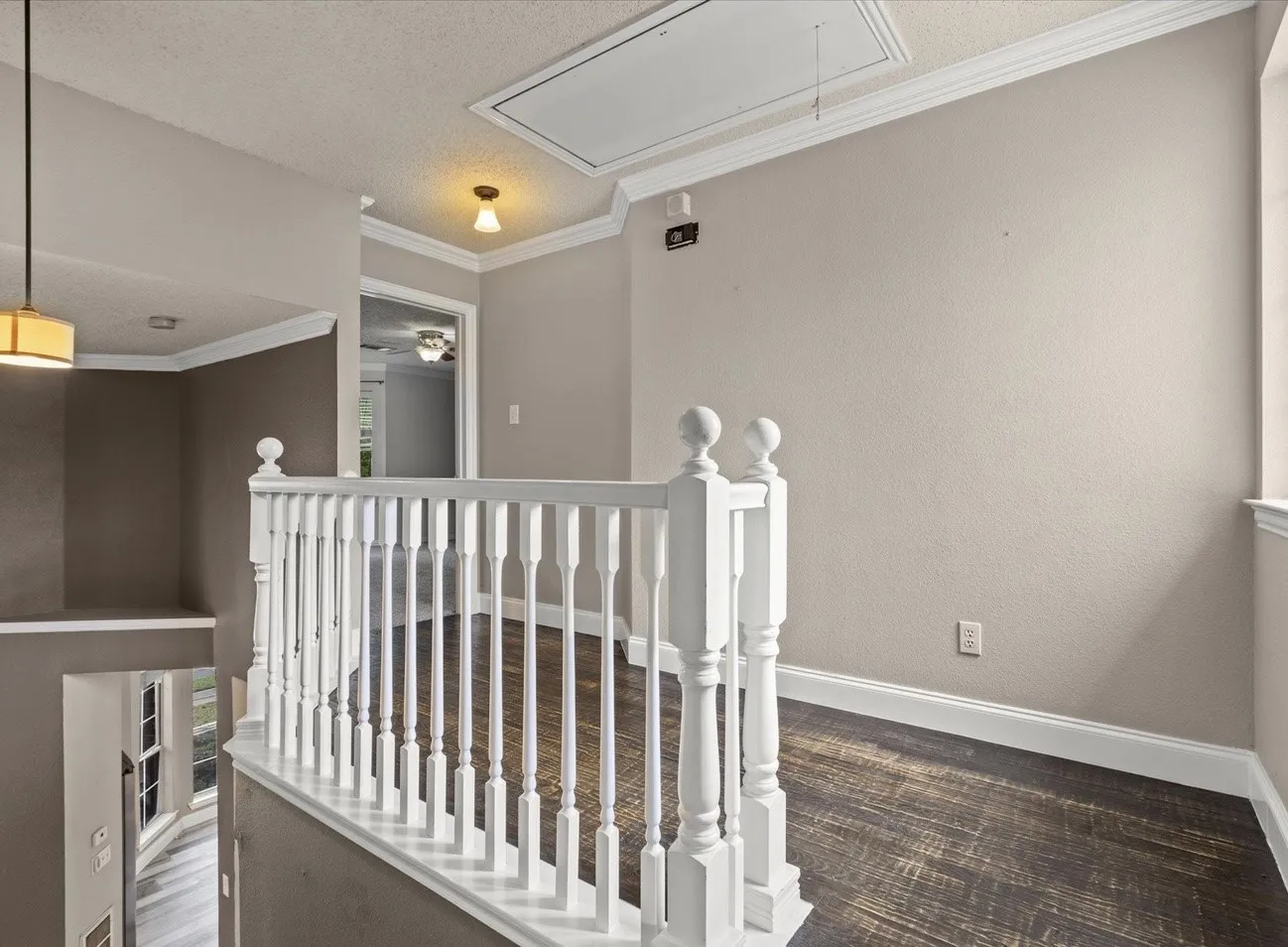 Single Family Residence For Rent in Dallas County , 314 Santa Fe Trail, Irving, Texas 75063, 3 Bedroom, 3 Bathroom, 2 Garage spaces, 1,742 Sqft, built in 1992, mls#21350632, Real Estate Agent in Irving, Homes For Rent in Dallas county, Homes For Rent in Irving, Realtor in Irving Texas, Real Estate Brokerage Independent Realty Texas, Luminita Cordes Realtor