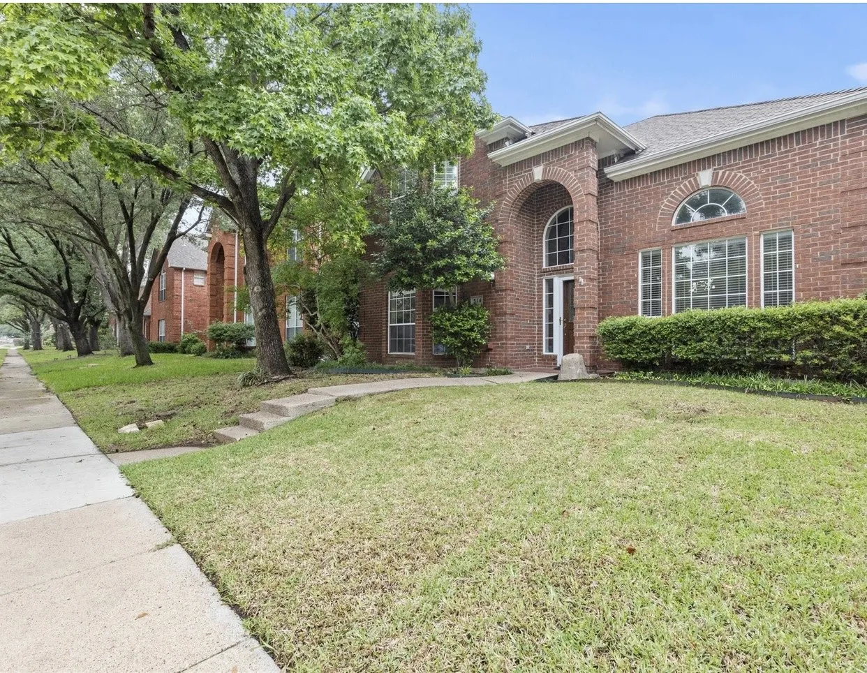 Single Family Residence For Rent in Dallas County , 314 Santa Fe Trail, Irving, Texas 75063, 3 Bedroom, 3 Bathroom, 2 Garage spaces, 1,742 Sqft, built in 1992, mls#21350632, Real Estate Agent in Irving, Homes For Rent in Dallas county, Homes For Rent in Irving, Realtor in Irving Texas, Real Estate Brokerage Independent Realty Texas, Luminita Cordes Realtor