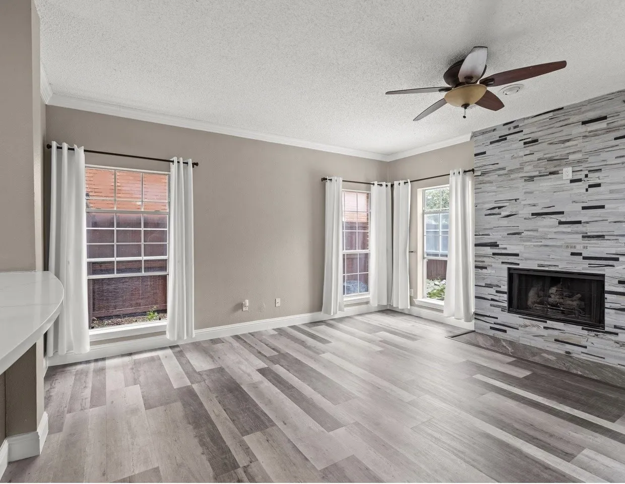 Single Family Residence For Rent in Dallas County , 314 Santa Fe Trail, Irving, Texas 75063, 3 Bedroom, 3 Bathroom, 2 Garage spaces, 1,742 Sqft, built in 1992, mls#21350632, Real Estate Agent in Irving, Homes For Rent in Dallas county, Homes For Rent in Irving, Realtor in Irving Texas, Real Estate Brokerage Independent Realty Texas, Luminita Cordes Realtor