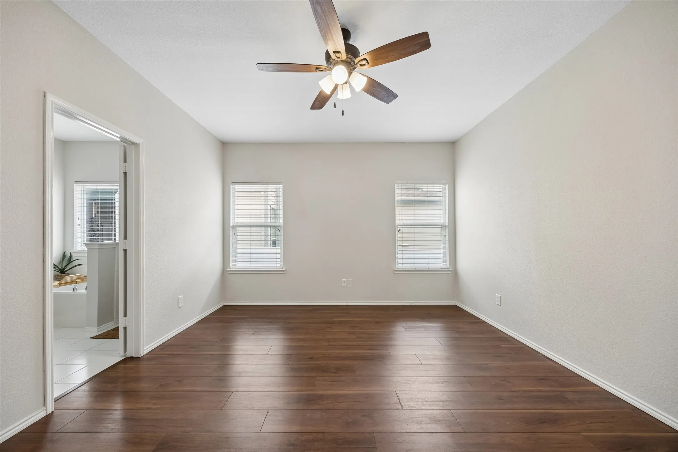 Single Family Residence For Sale in Denton County , 1317 Live Oak Lane, Savannah, Texas 76227, 3 Bedroom, 2 Bathroom, 2 Garage spaces, 1,365 Sqft, built in 2005, mls#21351504, Real Estate Agent in Savannah, Homes For Sale in Denton county, Homes For Sale in Savannah, Realtor in Savannah Texas, Real Estate Brokerage Independent Realty Texas, Luminita Cordes Realtor