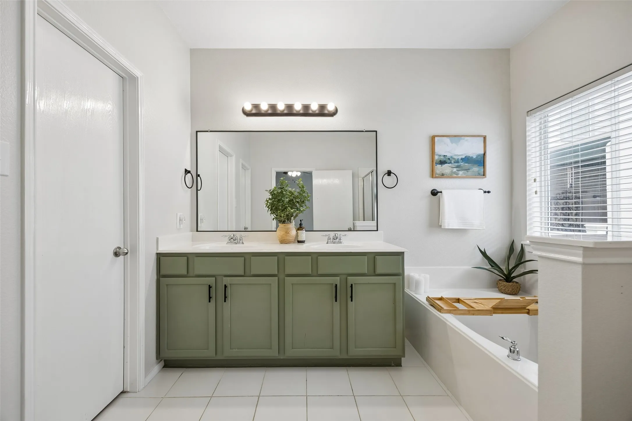 Single Family Residence For Sale in Denton County , 1317 Live Oak Lane, Savannah, Texas 76227, 3 Bedroom, 2 Bathroom, 2 Garage spaces, 1,365 Sqft, built in 2005, mls#21351504, Real Estate Agent in Savannah, Homes For Sale in Denton county, Homes For Sale in Savannah, Realtor in Savannah Texas, Real Estate Brokerage Independent Realty Texas, Luminita Cordes Realtor