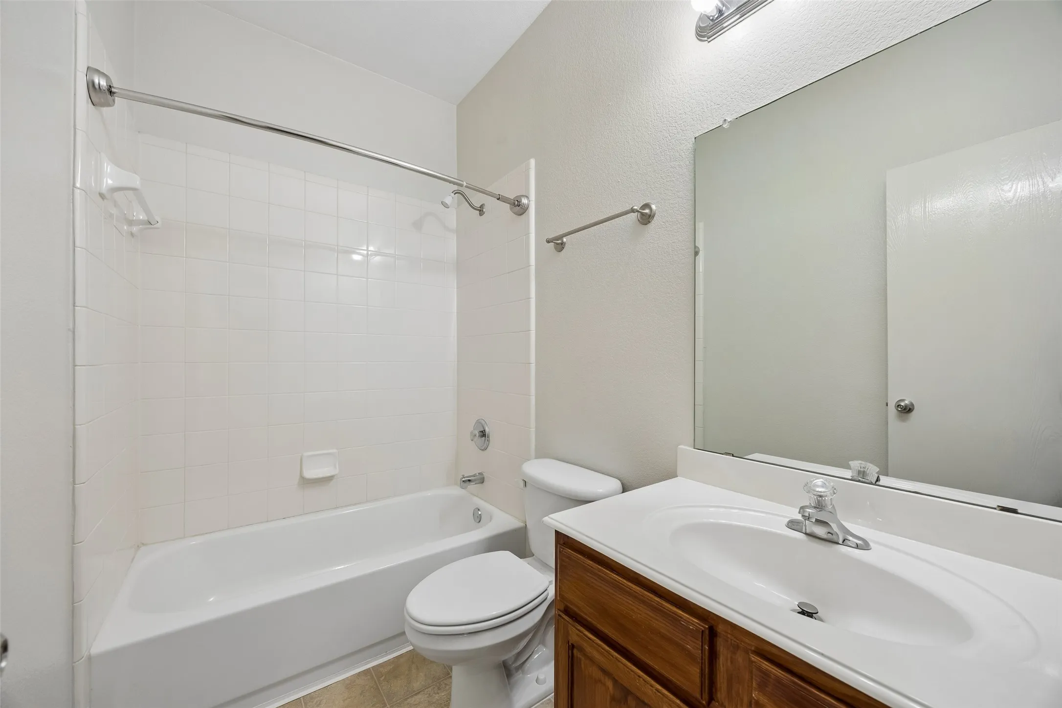 Single Family Residence For Sale in Denton County , 1317 Live Oak Lane, Savannah, Texas 76227, 3 Bedroom, 2 Bathroom, 2 Garage spaces, 1,365 Sqft, built in 2005, mls#21351504, Real Estate Agent in Savannah, Homes For Sale in Denton county, Homes For Sale in Savannah, Realtor in Savannah Texas, Real Estate Brokerage Independent Realty Texas, Luminita Cordes Realtor
