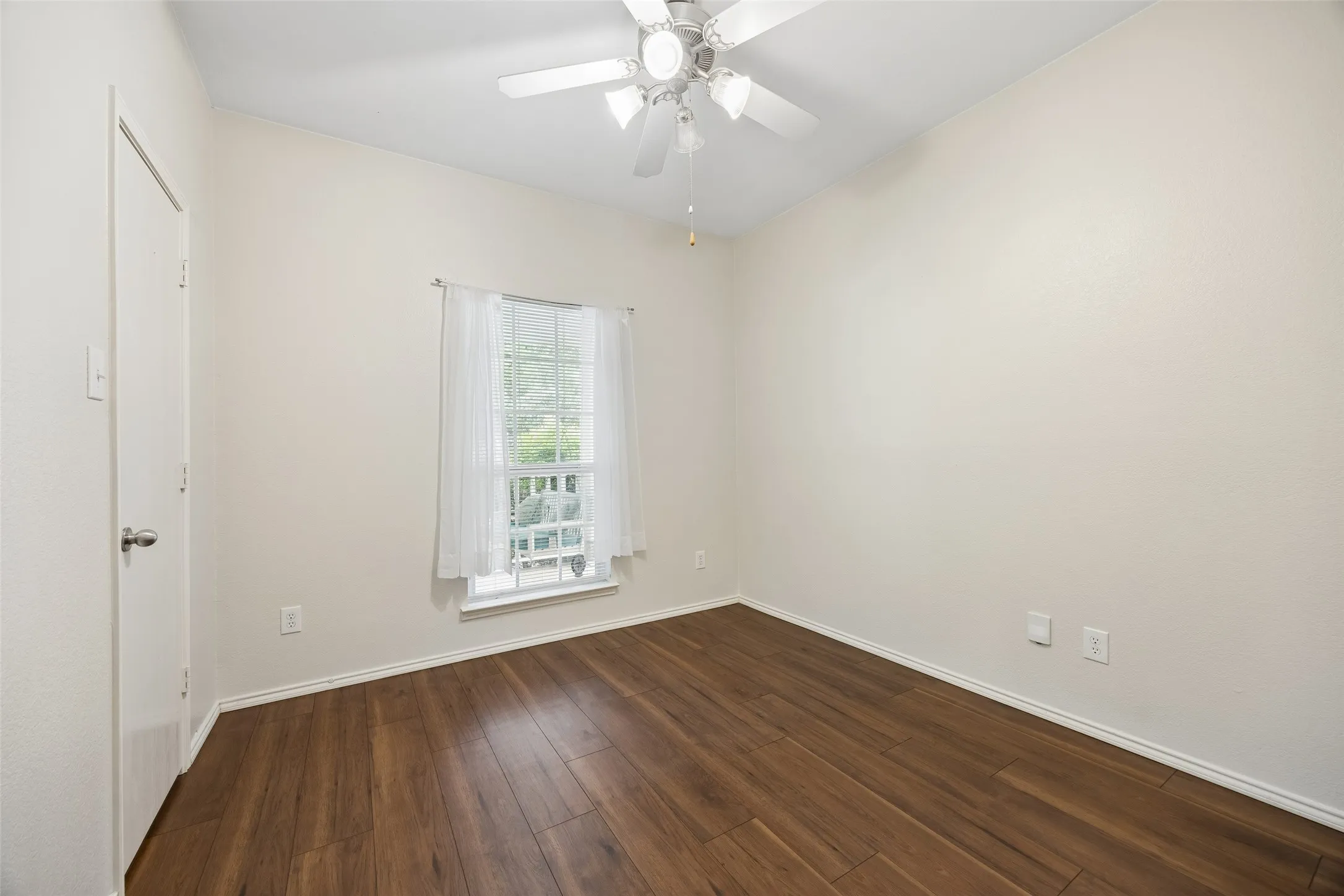 Single Family Residence For Sale in Denton County , 1317 Live Oak Lane, Savannah, Texas 76227, 3 Bedroom, 2 Bathroom, 2 Garage spaces, 1,365 Sqft, built in 2005, mls#21351504, Real Estate Agent in Savannah, Homes For Sale in Denton county, Homes For Sale in Savannah, Realtor in Savannah Texas, Real Estate Brokerage Independent Realty Texas, Luminita Cordes Realtor