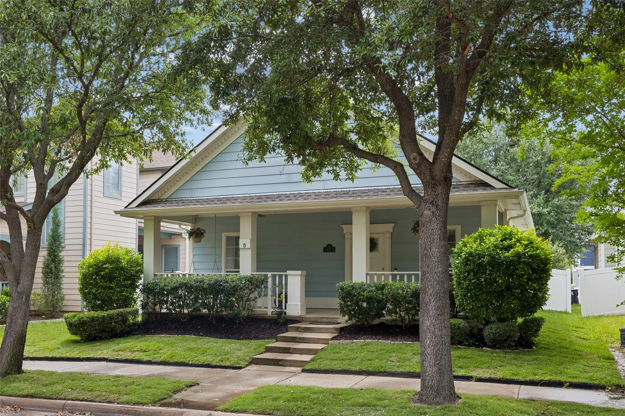Single Family Residence For Sale in Denton County , 1317 Live Oak Lane, Savannah, Texas 76227, 3 Bedroom, 2 Bathroom, 2 Garage spaces, 1,365 Sqft, built in 2005, mls#21351504, Real Estate Agent in Savannah, Homes For Sale in Denton county, Homes For Sale in Savannah, Realtor in Savannah Texas, Real Estate Brokerage Independent Realty Texas, Luminita Cordes Realtor