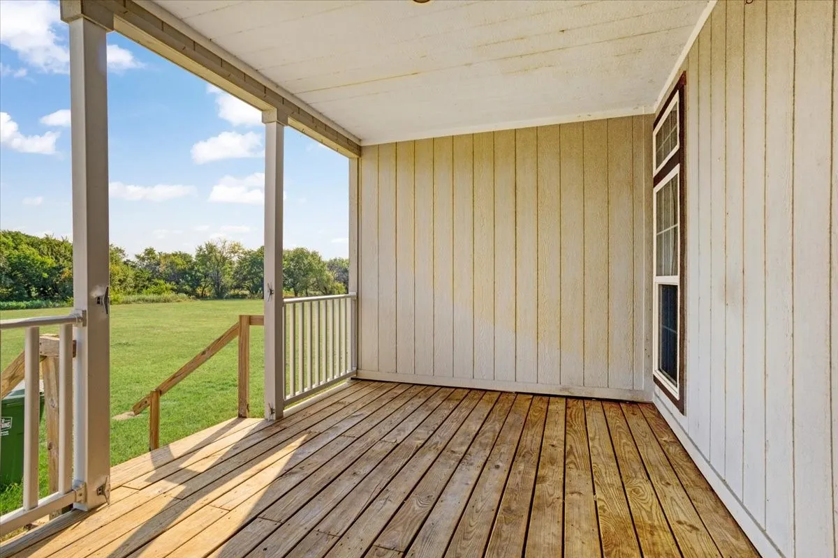 Manufactured Home For Sale in Grayson County , 121 Bandana Drive, Southmayd, Texas 76273, 3 Bedroom, 2 Bathroom, Garage spaces, 1,672 Sqft, built in 2015, mls#21348399, Real Estate Agent in Southmayd, Homes For Sale in Grayson county, Homes For Sale in Southmayd, Realtor in Southmayd Texas, Real Estate Brokerage Independent Realty Texas, Luminita Cordes Realtor