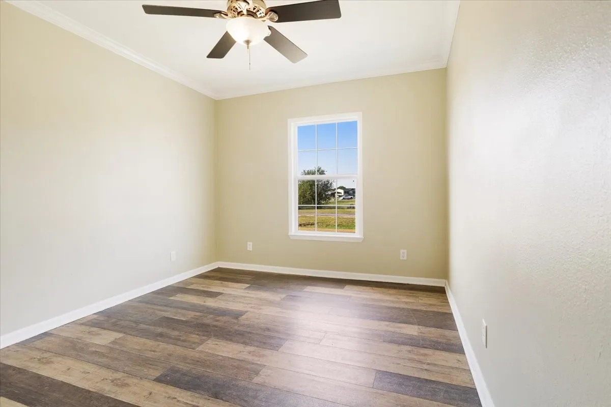 Manufactured Home For Sale in Grayson County , 121 Bandana Drive, Southmayd, Texas 76273, 3 Bedroom, 2 Bathroom, Garage spaces, 1,672 Sqft, built in 2015, mls#21348399, Real Estate Agent in Southmayd, Homes For Sale in Grayson county, Homes For Sale in Southmayd, Realtor in Southmayd Texas, Real Estate Brokerage Independent Realty Texas, Luminita Cordes Realtor