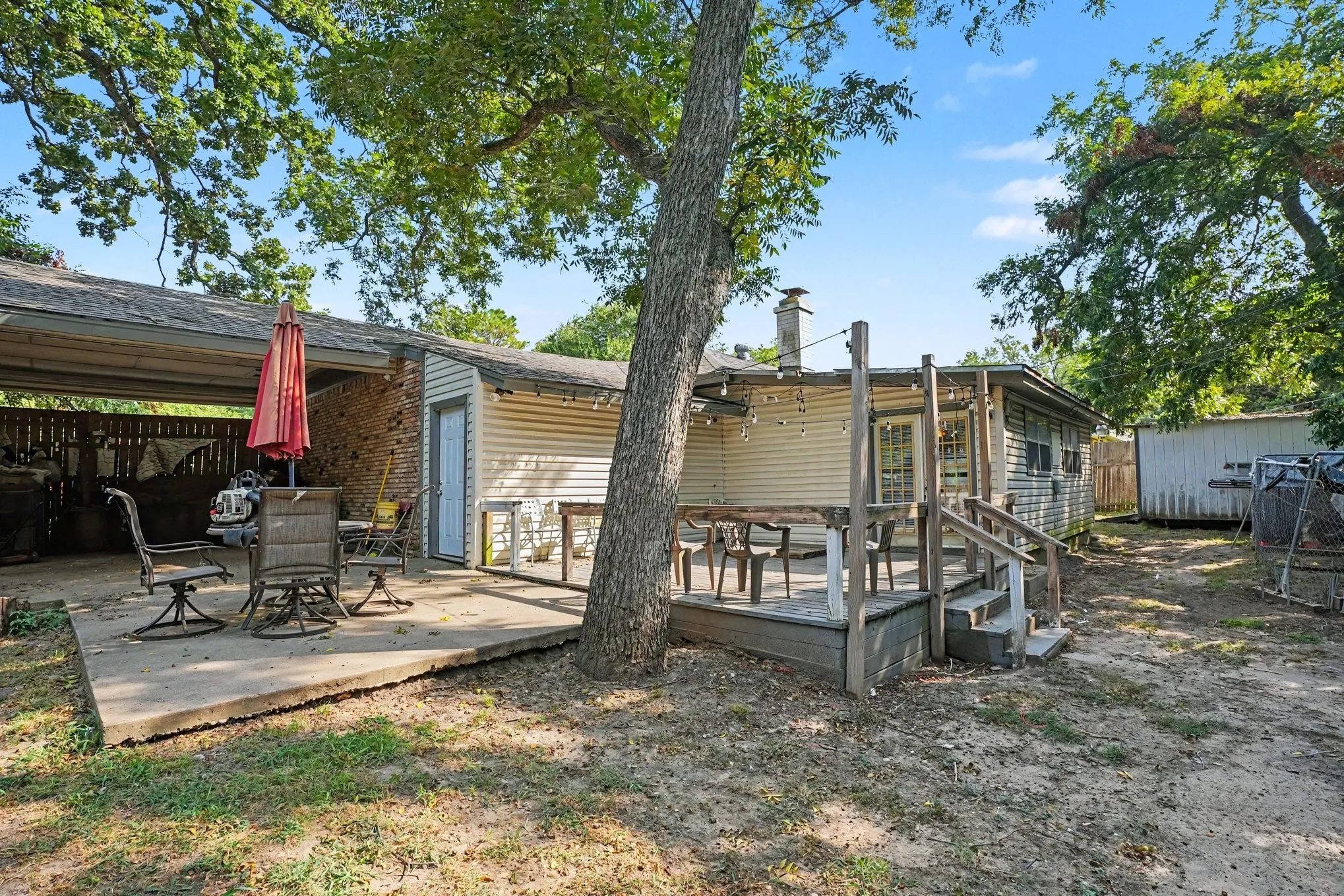 Single Family Residence For Sale in Dallas County , 737 Judy Lane, Seagoville, Texas 75159, 3 Bedroom, 2 Bathroom, 2 Garage spaces, 1,900 Sqft, built in 1955, mls#21347651, Real Estate Agent in Seagoville, Homes For Sale in Dallas county, Homes For Sale in Seagoville, Realtor in Seagoville Texas, Real Estate Brokerage Independent Realty Texas, Luminita Cordes Realtor