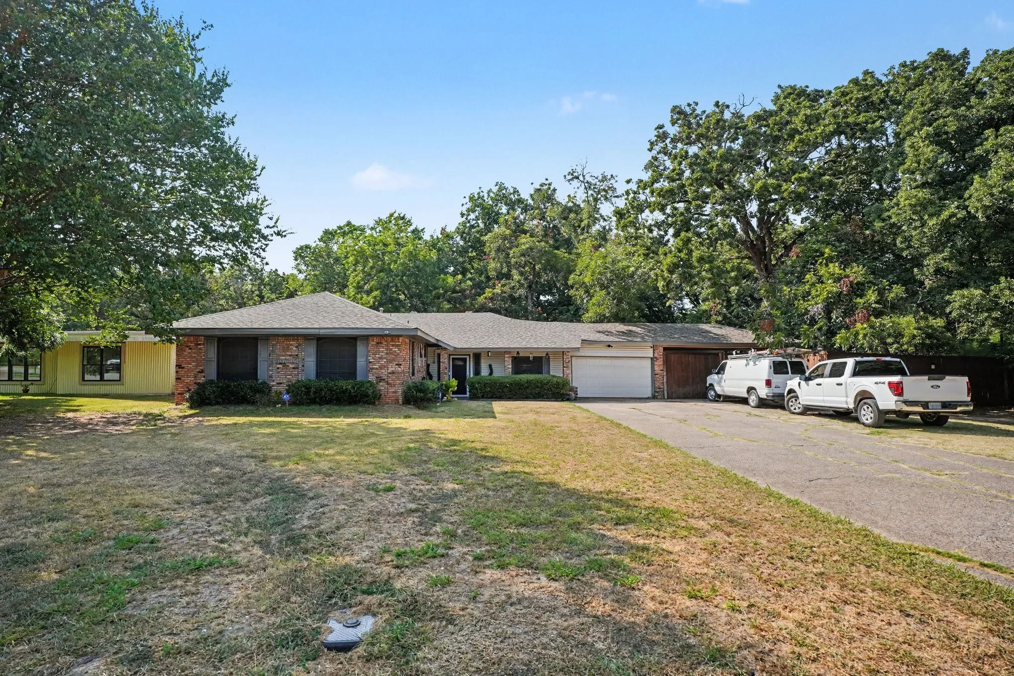 Single Family Residence For Sale in Dallas County , 737 Judy Lane, Seagoville, Texas 75159, 3 Bedroom, 2 Bathroom, 2 Garage spaces, 1,900 Sqft, built in 1955, mls#21347651, Real Estate Agent in Seagoville, Homes For Sale in Dallas county, Homes For Sale in Seagoville, Realtor in Seagoville Texas, Real Estate Brokerage Independent Realty Texas, Luminita Cordes Realtor
