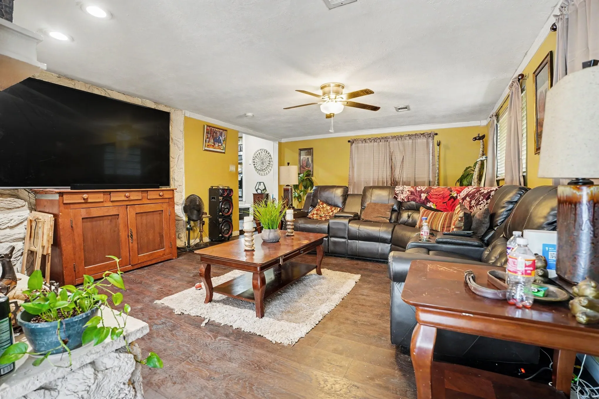 Single Family Residence For Sale in Dallas County , 737 Judy Lane, Seagoville, Texas 75159, 3 Bedroom, 2 Bathroom, 2 Garage spaces, 1,900 Sqft, built in 1955, mls#21347651, Real Estate Agent in Seagoville, Homes For Sale in Dallas county, Homes For Sale in Seagoville, Realtor in Seagoville Texas, Real Estate Brokerage Independent Realty Texas, Luminita Cordes Realtor