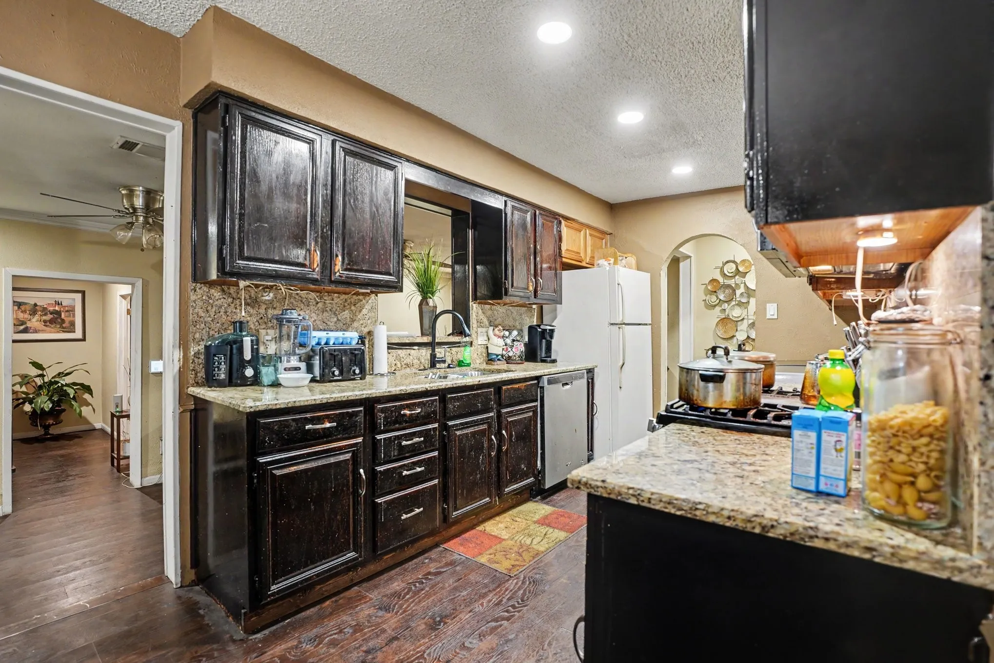 Single Family Residence For Sale in Dallas County , 737 Judy Lane, Seagoville, Texas 75159, 3 Bedroom, 2 Bathroom, 2 Garage spaces, 1,900 Sqft, built in 1955, mls#21347651, Real Estate Agent in Seagoville, Homes For Sale in Dallas county, Homes For Sale in Seagoville, Realtor in Seagoville Texas, Real Estate Brokerage Independent Realty Texas, Luminita Cordes Realtor