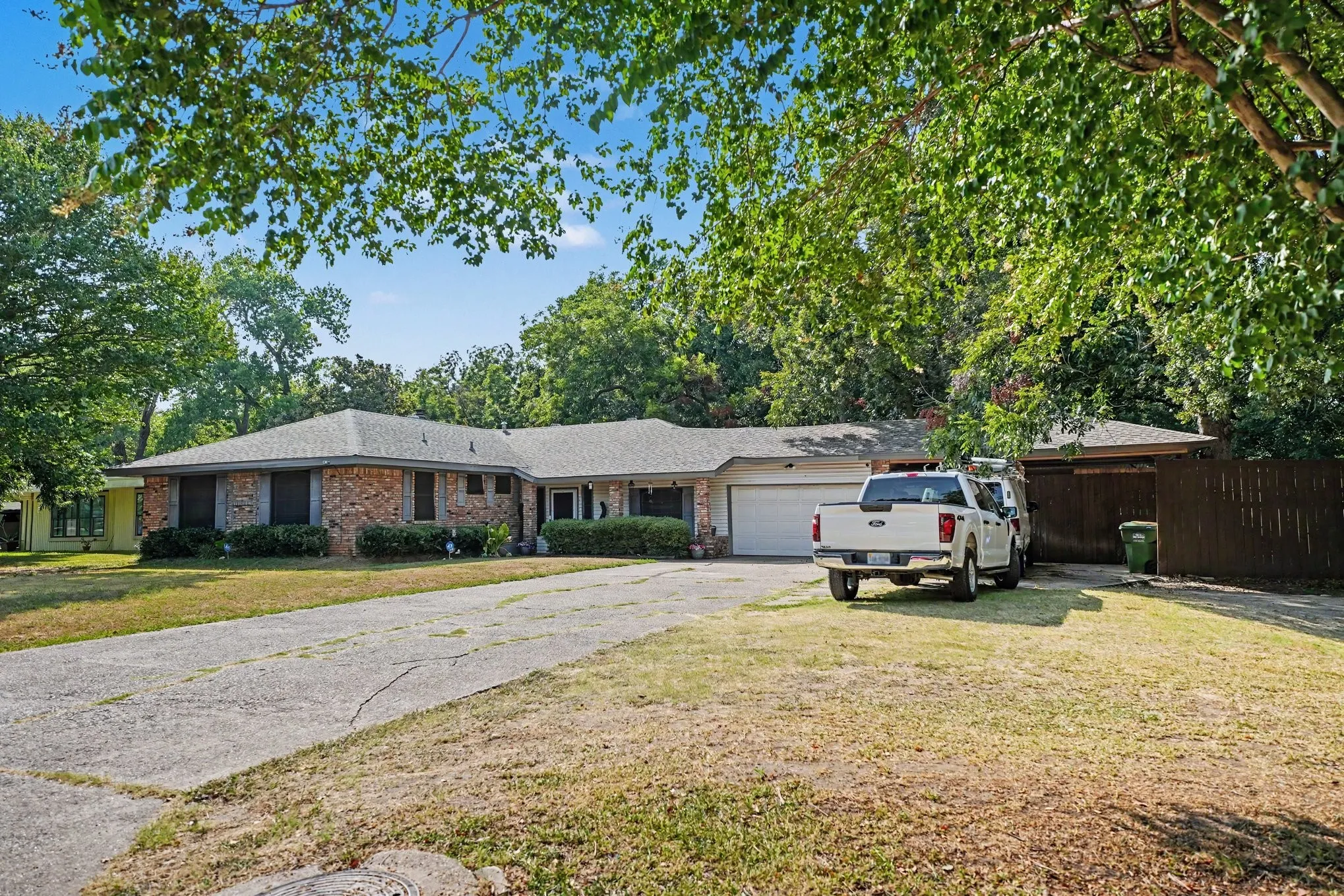 Single Family Residence For Sale in Dallas County , 737 Judy Lane, Seagoville, Texas 75159, 3 Bedroom, 2 Bathroom, 2 Garage spaces, 1,900 Sqft, built in 1955, mls#21347651, Real Estate Agent in Seagoville, Homes For Sale in Dallas county, Homes For Sale in Seagoville, Realtor in Seagoville Texas, Real Estate Brokerage Independent Realty Texas, Luminita Cordes Realtor