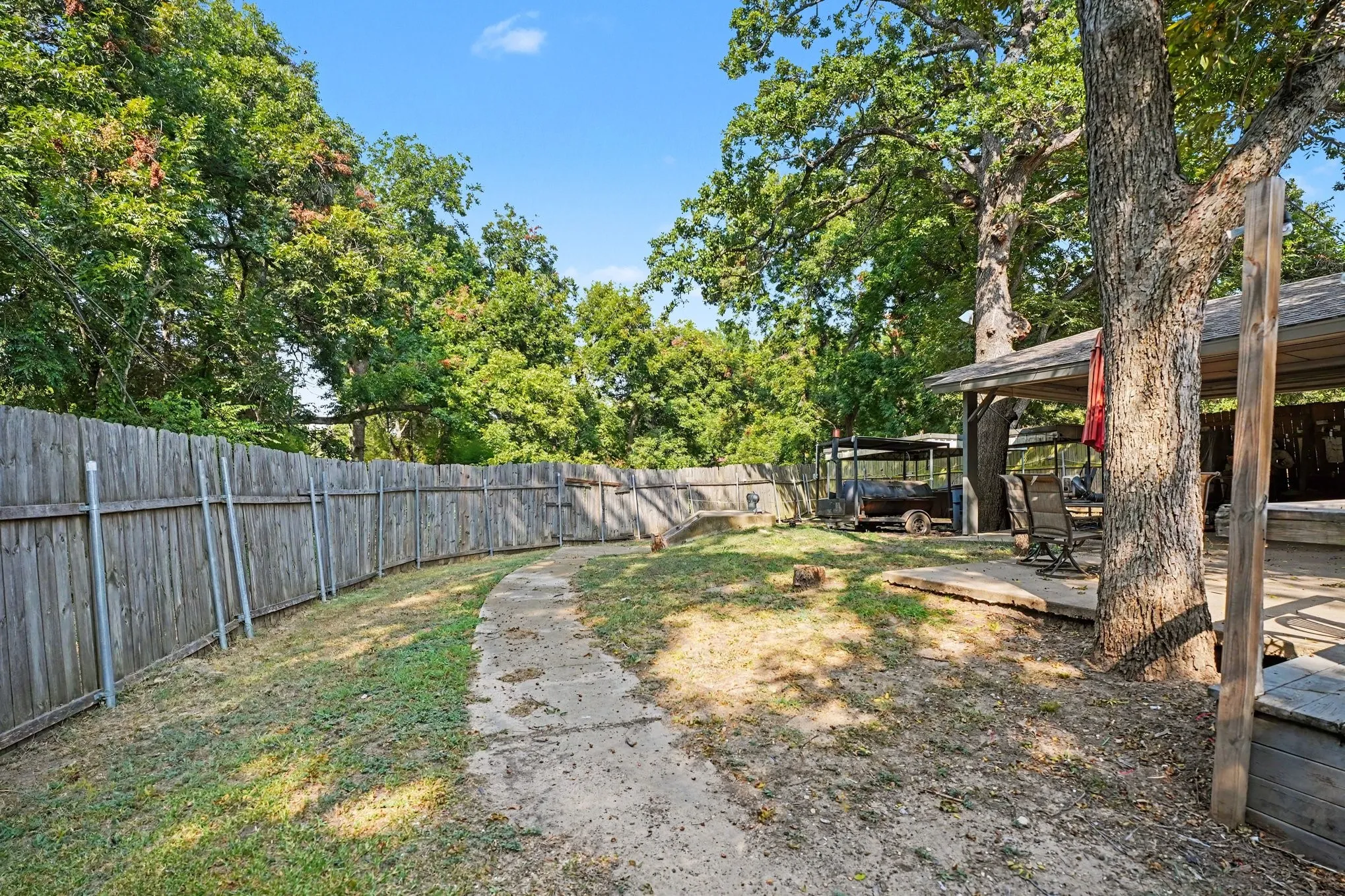 Single Family Residence For Sale in Dallas County , 737 Judy Lane, Seagoville, Texas 75159, 3 Bedroom, 2 Bathroom, 2 Garage spaces, 1,900 Sqft, built in 1955, mls#21347651, Real Estate Agent in Seagoville, Homes For Sale in Dallas county, Homes For Sale in Seagoville, Realtor in Seagoville Texas, Real Estate Brokerage Independent Realty Texas, Luminita Cordes Realtor