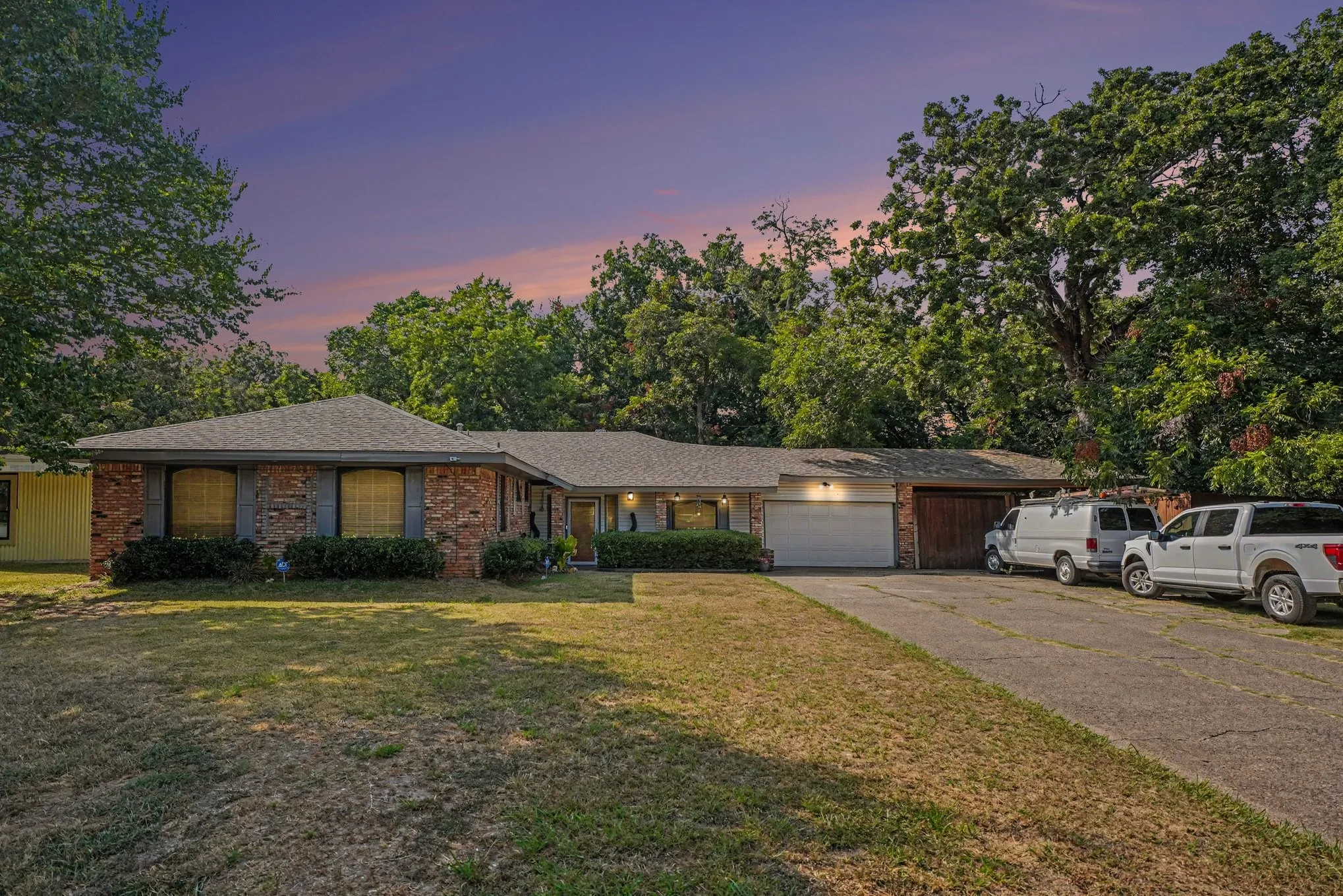 Single Family Residence For Sale in Dallas County , 737 Judy Lane, Seagoville, Texas 75159, 3 Bedroom, 2 Bathroom, 2 Garage spaces, 1,900 Sqft, built in 1955, mls#21347651, Real Estate Agent in Seagoville, Homes For Sale in Dallas county, Homes For Sale in Seagoville, Realtor in Seagoville Texas, Real Estate Brokerage Independent Realty Texas, Luminita Cordes Realtor