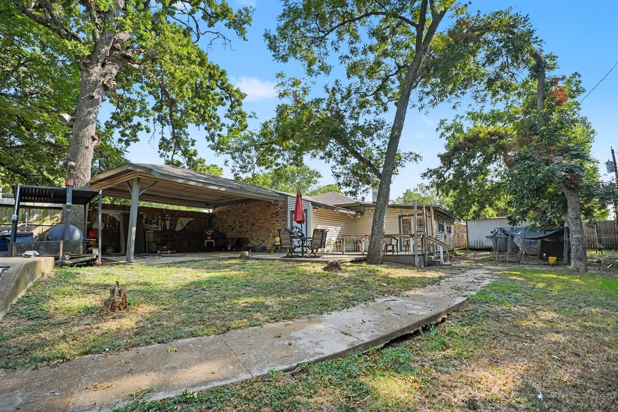Single Family Residence For Sale in Dallas County , 737 Judy Lane, Seagoville, Texas 75159, 3 Bedroom, 2 Bathroom, 2 Garage spaces, 1,900 Sqft, built in 1955, mls#21347651, Real Estate Agent in Seagoville, Homes For Sale in Dallas county, Homes For Sale in Seagoville, Realtor in Seagoville Texas, Real Estate Brokerage Independent Realty Texas, Luminita Cordes Realtor