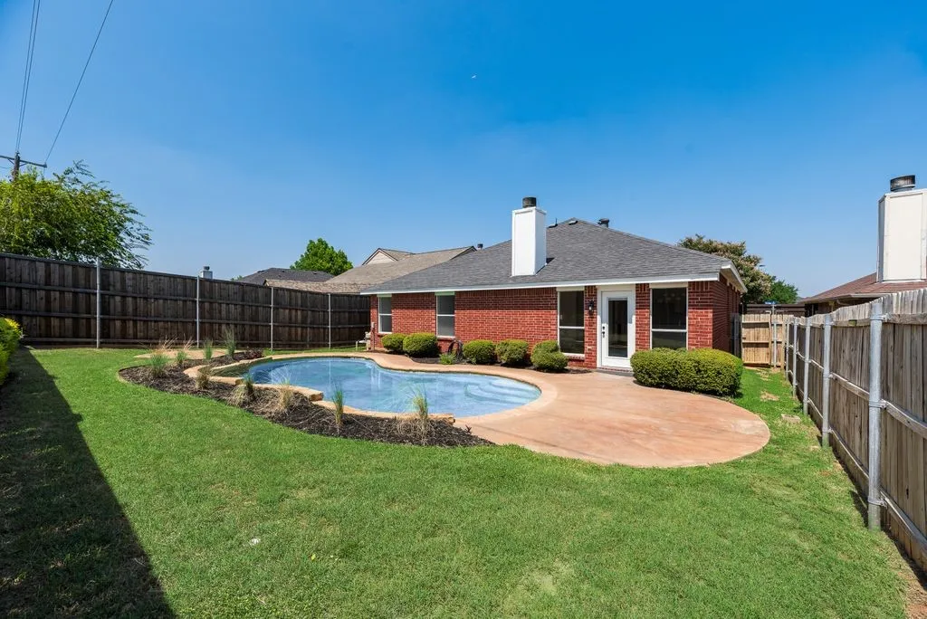 Single Family Residence For Sale in Tarrant County , 6614 Spartan Drive, Arlington, Texas 76001, 4 Bedroom, 2 Bathroom, 2 Garage spaces, 1,986 Sqft, built in 2001, mls#21348951, Real Estate Agent in Arlington, Homes For Sale in Tarrant county, Homes For Sale in Arlington, Realtor in Arlington Texas, Real Estate Brokerage Independent Realty Texas, Luminita Cordes Realtor