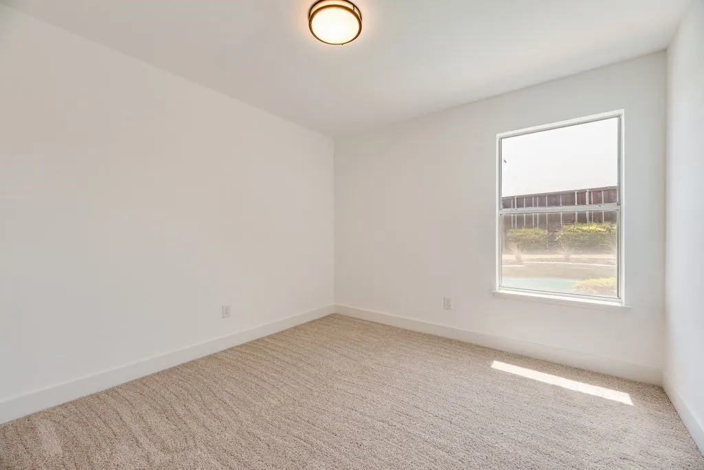 Single Family Residence For Sale in Tarrant County , 6614 Spartan Drive, Arlington, Texas 76001, 4 Bedroom, 2 Bathroom, 2 Garage spaces, 1,986 Sqft, built in 2001, mls#21348951, Real Estate Agent in Arlington, Homes For Sale in Tarrant county, Homes For Sale in Arlington, Realtor in Arlington Texas, Real Estate Brokerage Independent Realty Texas, Luminita Cordes Realtor