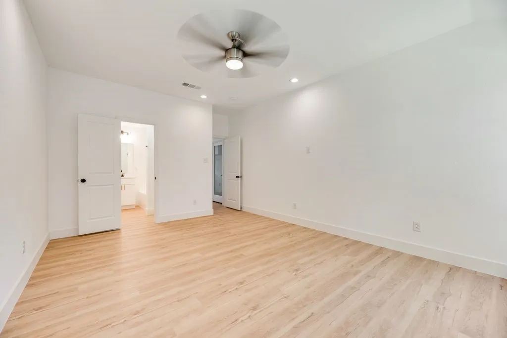 Single Family Residence For Sale in Tarrant County , 6614 Spartan Drive, Arlington, Texas 76001, 4 Bedroom, 2 Bathroom, 2 Garage spaces, 1,986 Sqft, built in 2001, mls#21348951, Real Estate Agent in Arlington, Homes For Sale in Tarrant county, Homes For Sale in Arlington, Realtor in Arlington Texas, Real Estate Brokerage Independent Realty Texas, Luminita Cordes Realtor