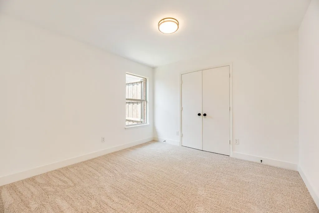 Single Family Residence For Sale in Tarrant County , 6614 Spartan Drive, Arlington, Texas 76001, 4 Bedroom, 2 Bathroom, 2 Garage spaces, 1,986 Sqft, built in 2001, mls#21348951, Real Estate Agent in Arlington, Homes For Sale in Tarrant county, Homes For Sale in Arlington, Realtor in Arlington Texas, Real Estate Brokerage Independent Realty Texas, Luminita Cordes Realtor