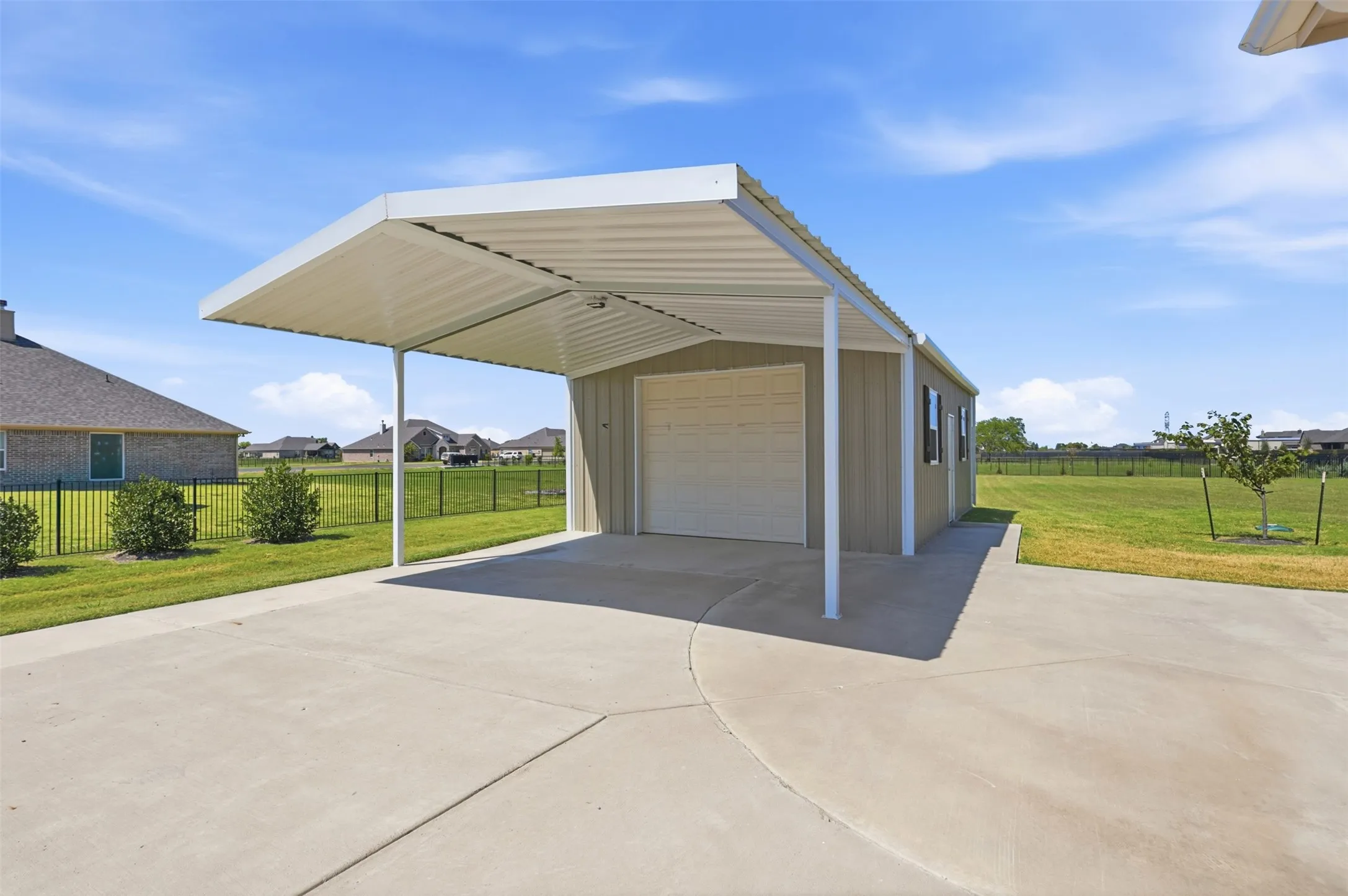 Single Family Residence For Sale in Collin County , 1466 Emilia Drive, Farmersville, Texas 75442, 4 Bedroom, 4 Bathroom, 3 Garage spaces, 3,388 Sqft, built in 2022, mls#21352343, Real Estate Agent in Farmersville, Homes For Sale in Collin county, Homes For Sale in Farmersville, Realtor in Farmersville Texas, Real Estate Brokerage Independent Realty Texas, Luminita Cordes Realtor