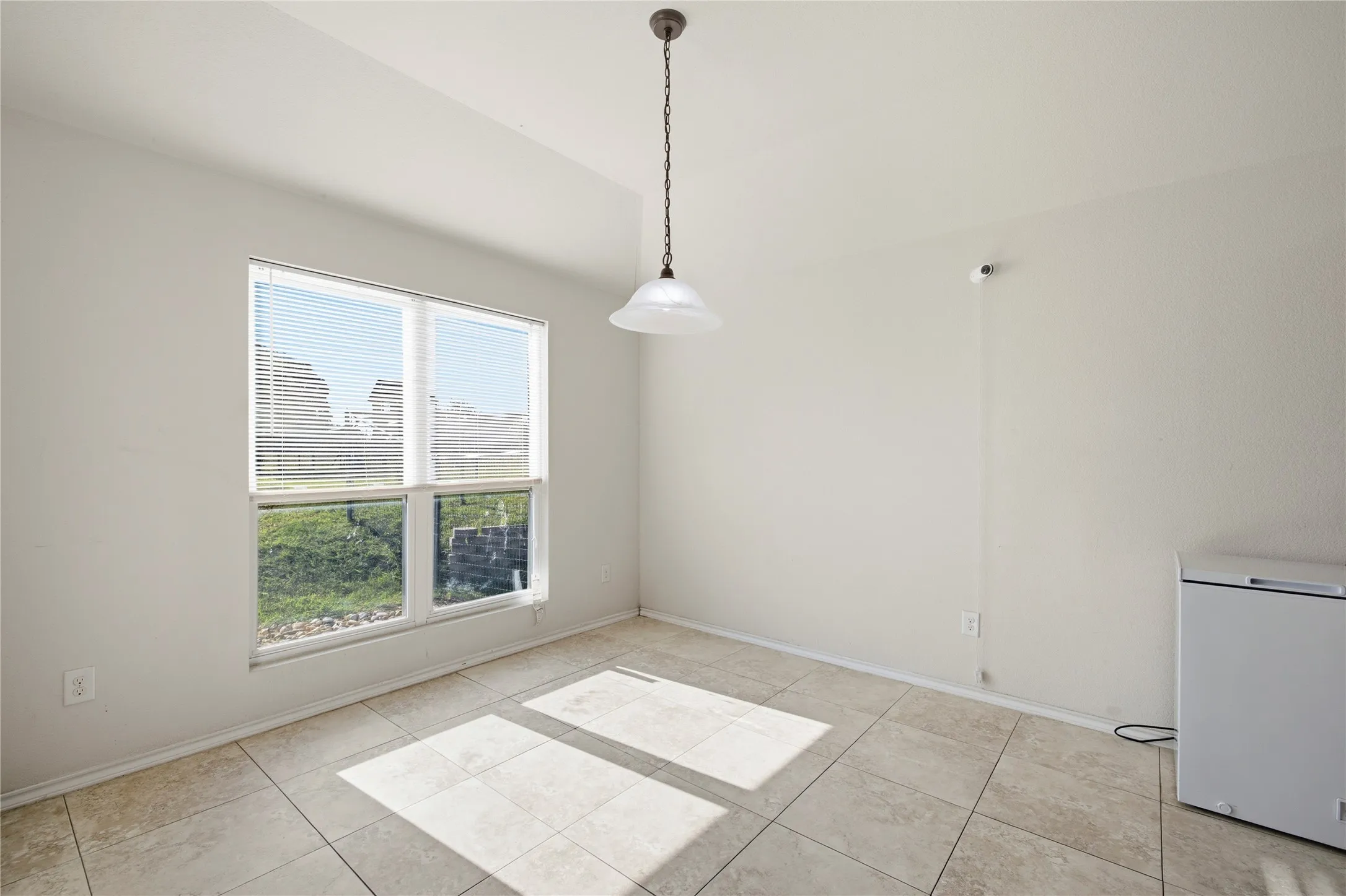 Single Family Residence For Sale in Denton County , 1003 Lakeshore Boulevard, Oak Point, Texas 75068, 3 Bedroom, 2 Bathroom, 2 Garage spaces, 1,498 Sqft, built in 2013, mls#21340813, Real Estate Agent in Oak Point, Homes For Sale in Denton county, Homes For Sale in Oak Point, Realtor in Oak Point Texas, Real Estate Brokerage Independent Realty Texas, Luminita Cordes Realtor