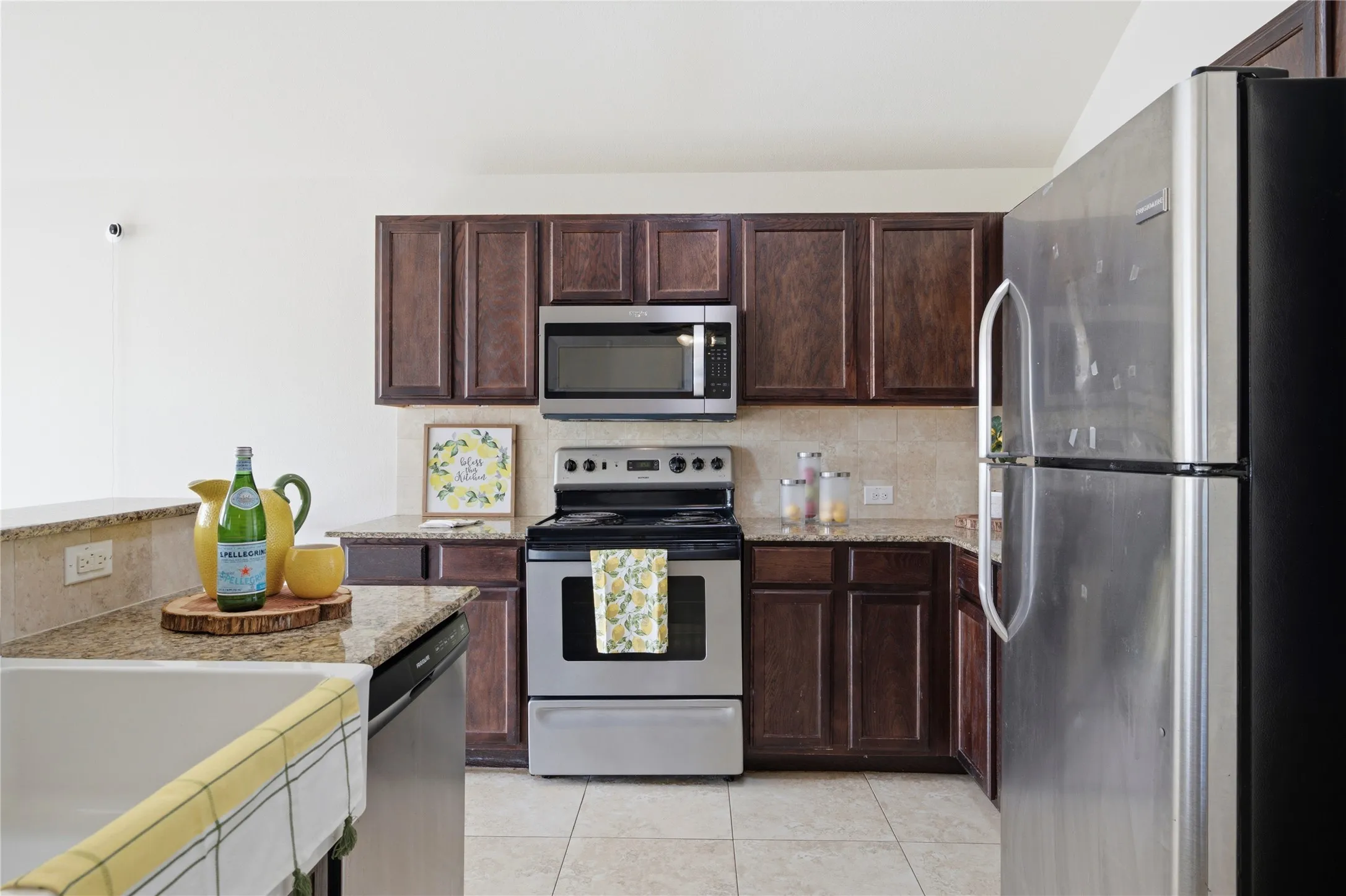 Single Family Residence For Sale in Denton County , 1003 Lakeshore Boulevard, Oak Point, Texas 75068, 3 Bedroom, 2 Bathroom, 2 Garage spaces, 1,498 Sqft, built in 2013, mls#21340813, Real Estate Agent in Oak Point, Homes For Sale in Denton county, Homes For Sale in Oak Point, Realtor in Oak Point Texas, Real Estate Brokerage Independent Realty Texas, Luminita Cordes Realtor