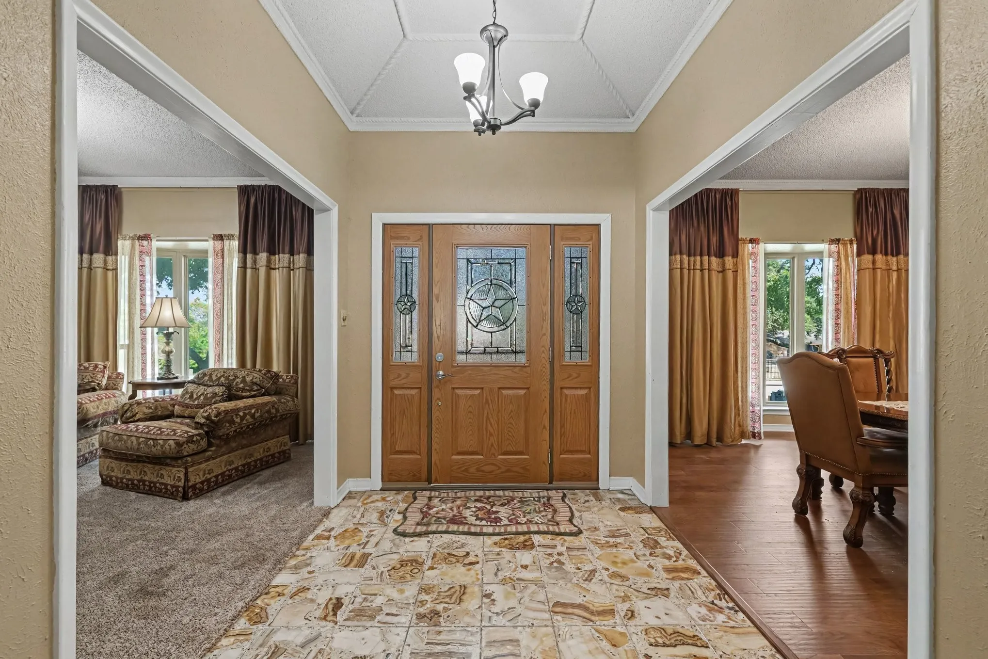 Single Family Residence For Sale in Dallas County , 1905 Toler Trail, Garland, Texas 75043, 3 Bedroom, 3 Bathroom, 3 Garage spaces, 2,754 Sqft, built in 1976, mls#21344478, Real Estate Agent in Garland, Homes For Sale in Dallas county, Homes For Sale in Garland, Realtor in Garland Texas, Real Estate Brokerage Independent Realty Texas, Luminita Cordes Realtor