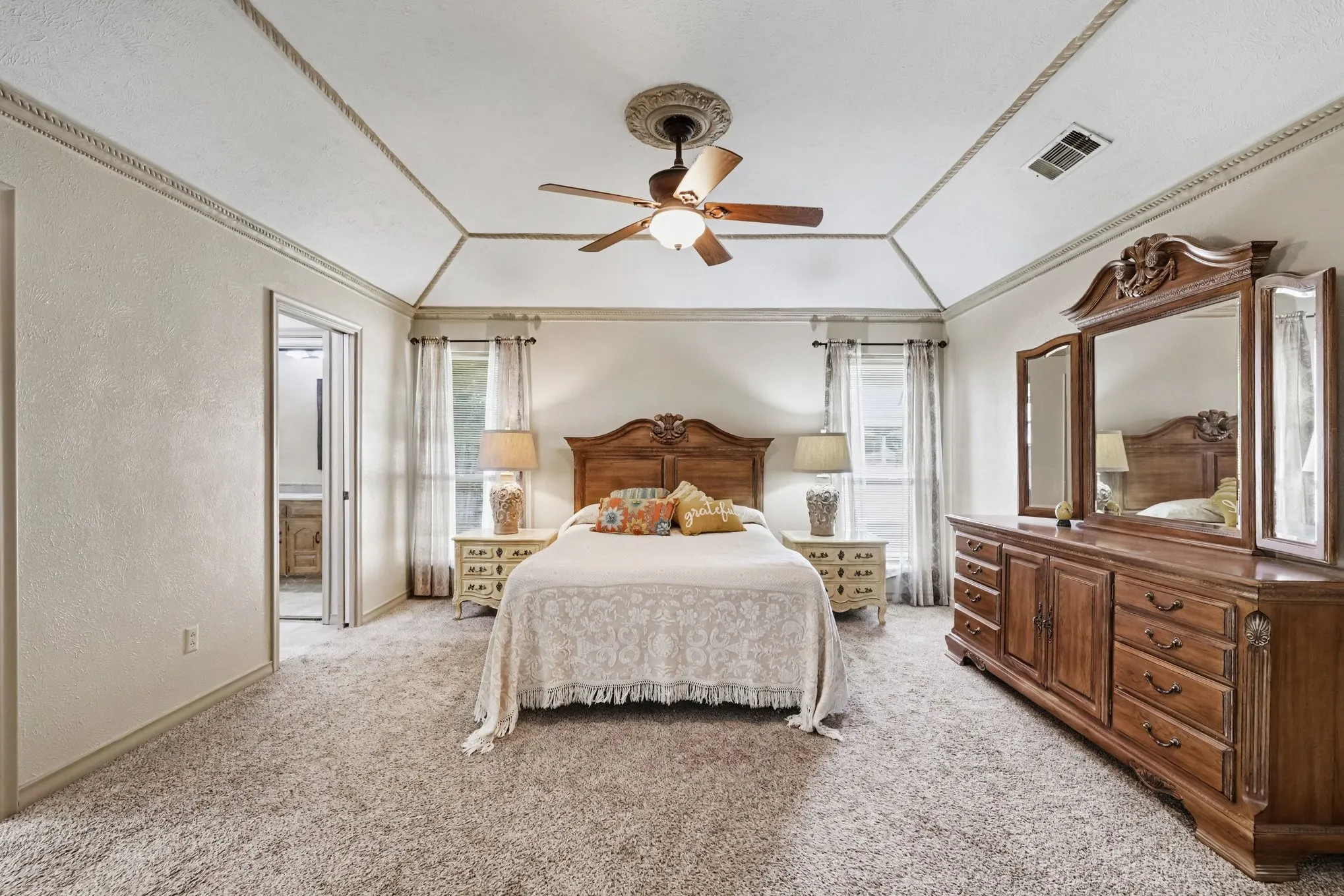 Single Family Residence For Sale in Dallas County , 1905 Toler Trail, Garland, Texas 75043, 3 Bedroom, 3 Bathroom, 3 Garage spaces, 2,754 Sqft, built in 1976, mls#21344478, Real Estate Agent in Garland, Homes For Sale in Dallas county, Homes For Sale in Garland, Realtor in Garland Texas, Real Estate Brokerage Independent Realty Texas, Luminita Cordes Realtor