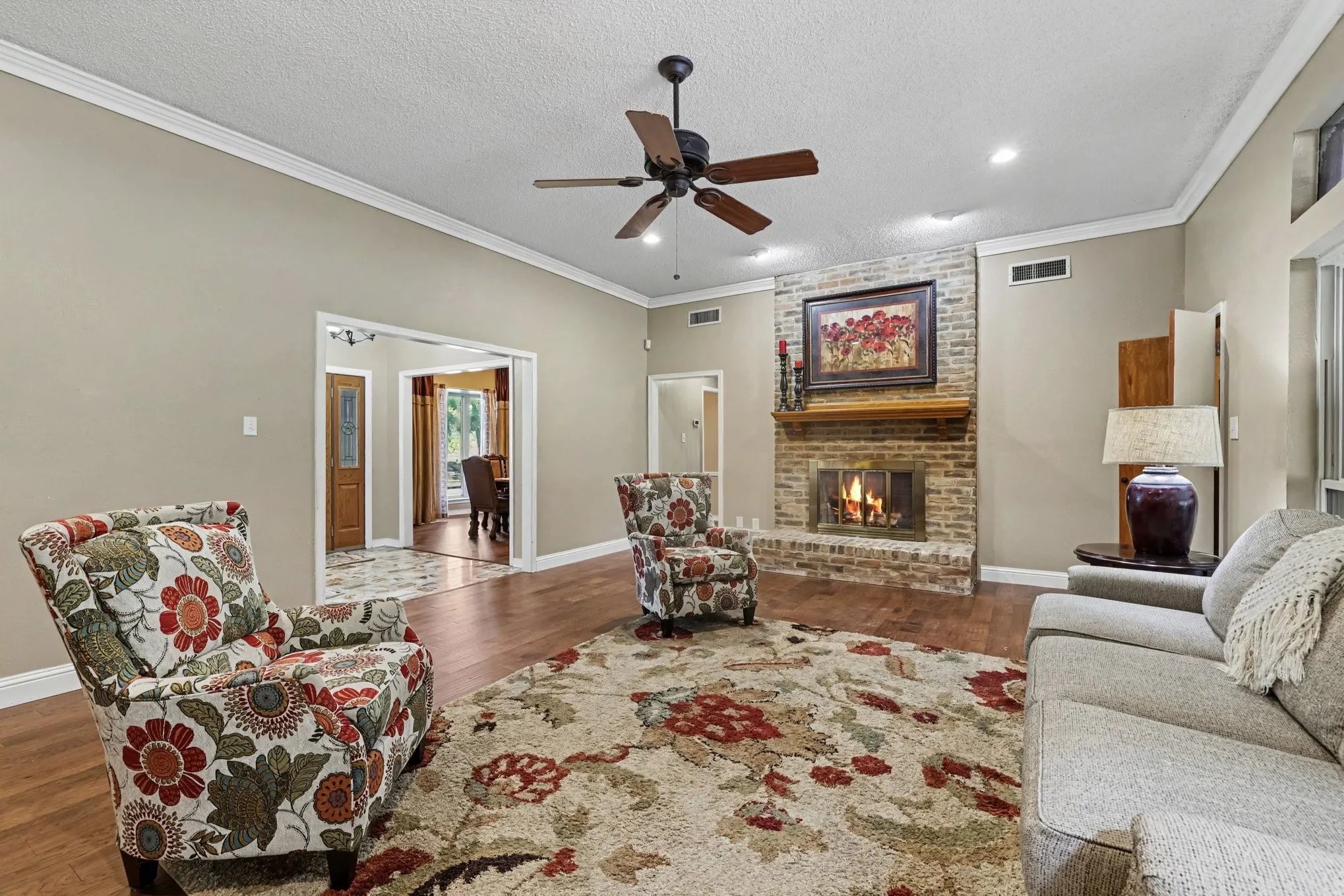 Single Family Residence For Sale in Dallas County , 1905 Toler Trail, Garland, Texas 75043, 3 Bedroom, 3 Bathroom, 3 Garage spaces, 2,754 Sqft, built in 1976, mls#21344478, Real Estate Agent in Garland, Homes For Sale in Dallas county, Homes For Sale in Garland, Realtor in Garland Texas, Real Estate Brokerage Independent Realty Texas, Luminita Cordes Realtor