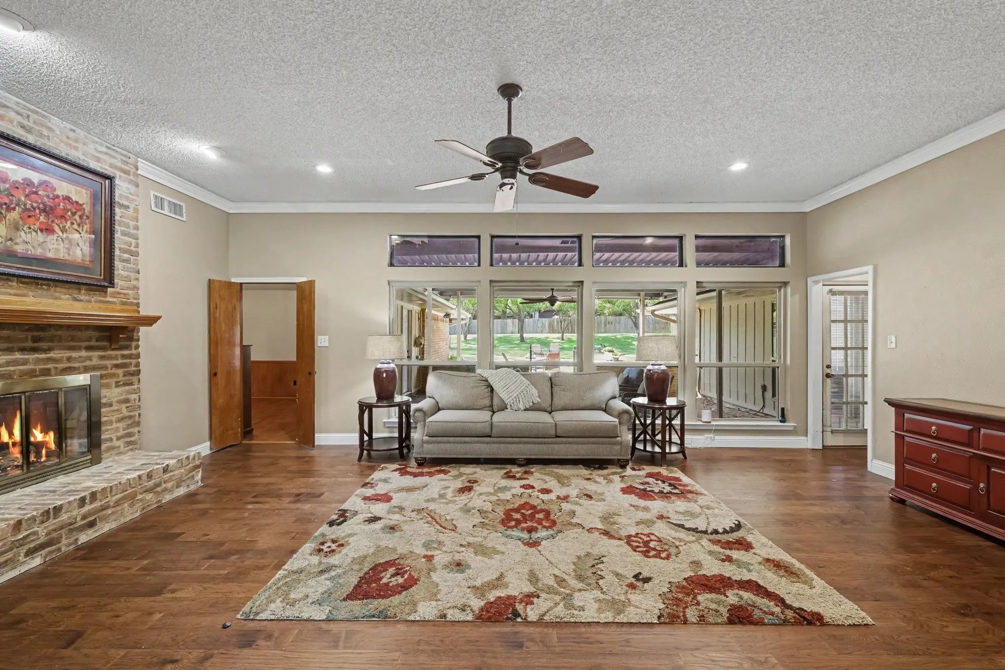 Single Family Residence For Sale in Dallas County , 1905 Toler Trail, Garland, Texas 75043, 3 Bedroom, 3 Bathroom, 3 Garage spaces, 2,754 Sqft, built in 1976, mls#21344478, Real Estate Agent in Garland, Homes For Sale in Dallas county, Homes For Sale in Garland, Realtor in Garland Texas, Real Estate Brokerage Independent Realty Texas, Luminita Cordes Realtor