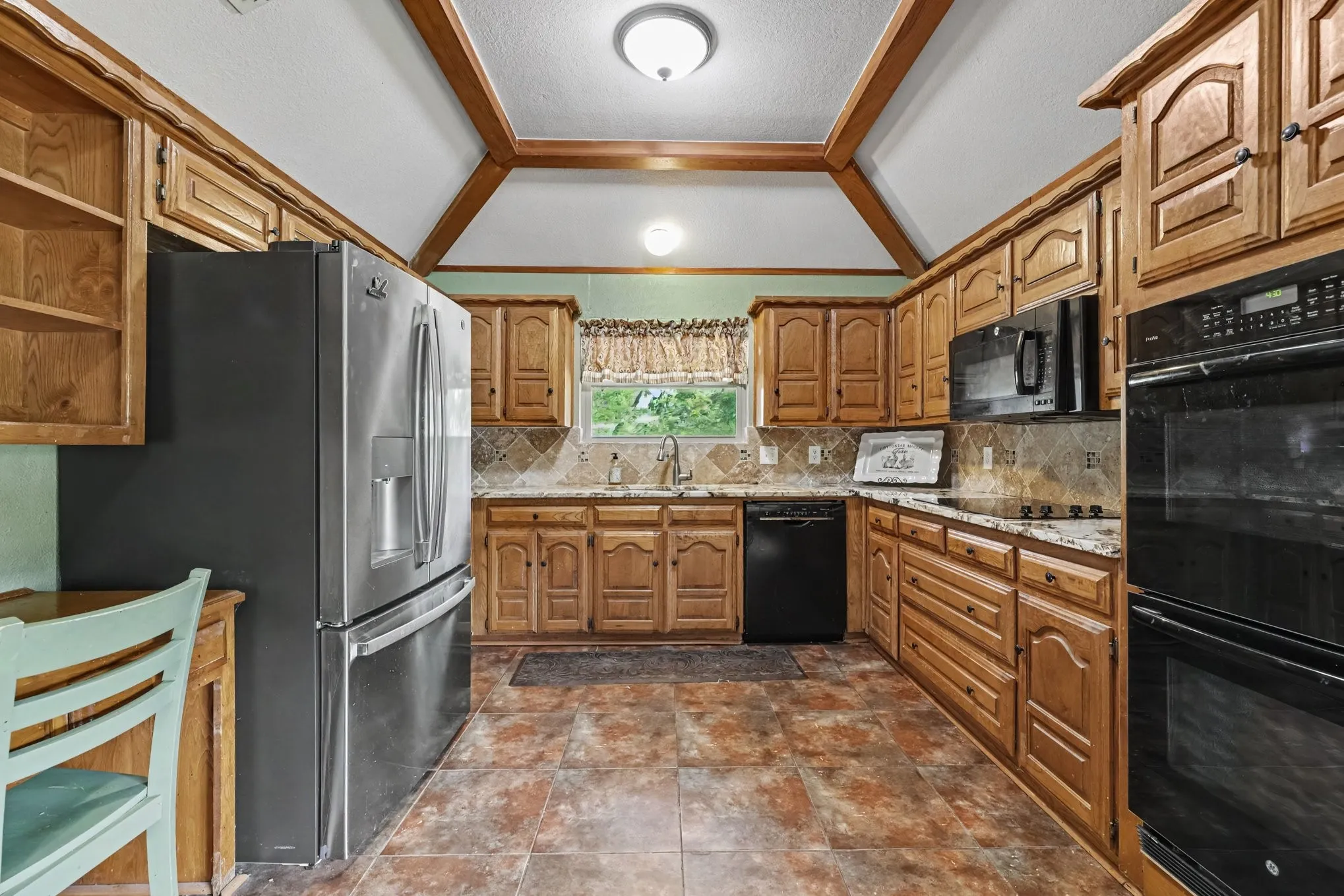 Single Family Residence For Sale in Dallas County , 1905 Toler Trail, Garland, Texas 75043, 3 Bedroom, 3 Bathroom, 3 Garage spaces, 2,754 Sqft, built in 1976, mls#21344478, Real Estate Agent in Garland, Homes For Sale in Dallas county, Homes For Sale in Garland, Realtor in Garland Texas, Real Estate Brokerage Independent Realty Texas, Luminita Cordes Realtor
