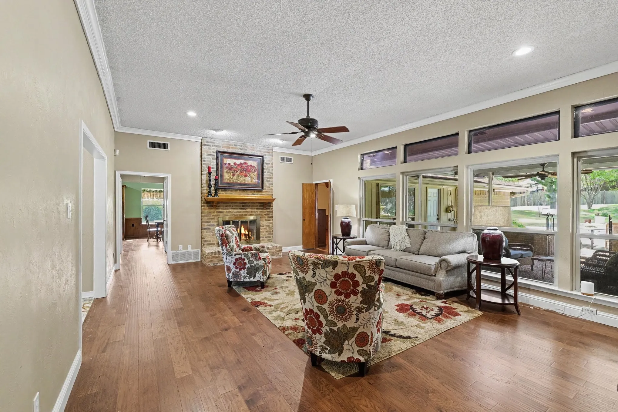 Single Family Residence For Sale in Dallas County , 1905 Toler Trail, Garland, Texas 75043, 3 Bedroom, 3 Bathroom, 3 Garage spaces, 2,754 Sqft, built in 1976, mls#21344478, Real Estate Agent in Garland, Homes For Sale in Dallas county, Homes For Sale in Garland, Realtor in Garland Texas, Real Estate Brokerage Independent Realty Texas, Luminita Cordes Realtor
