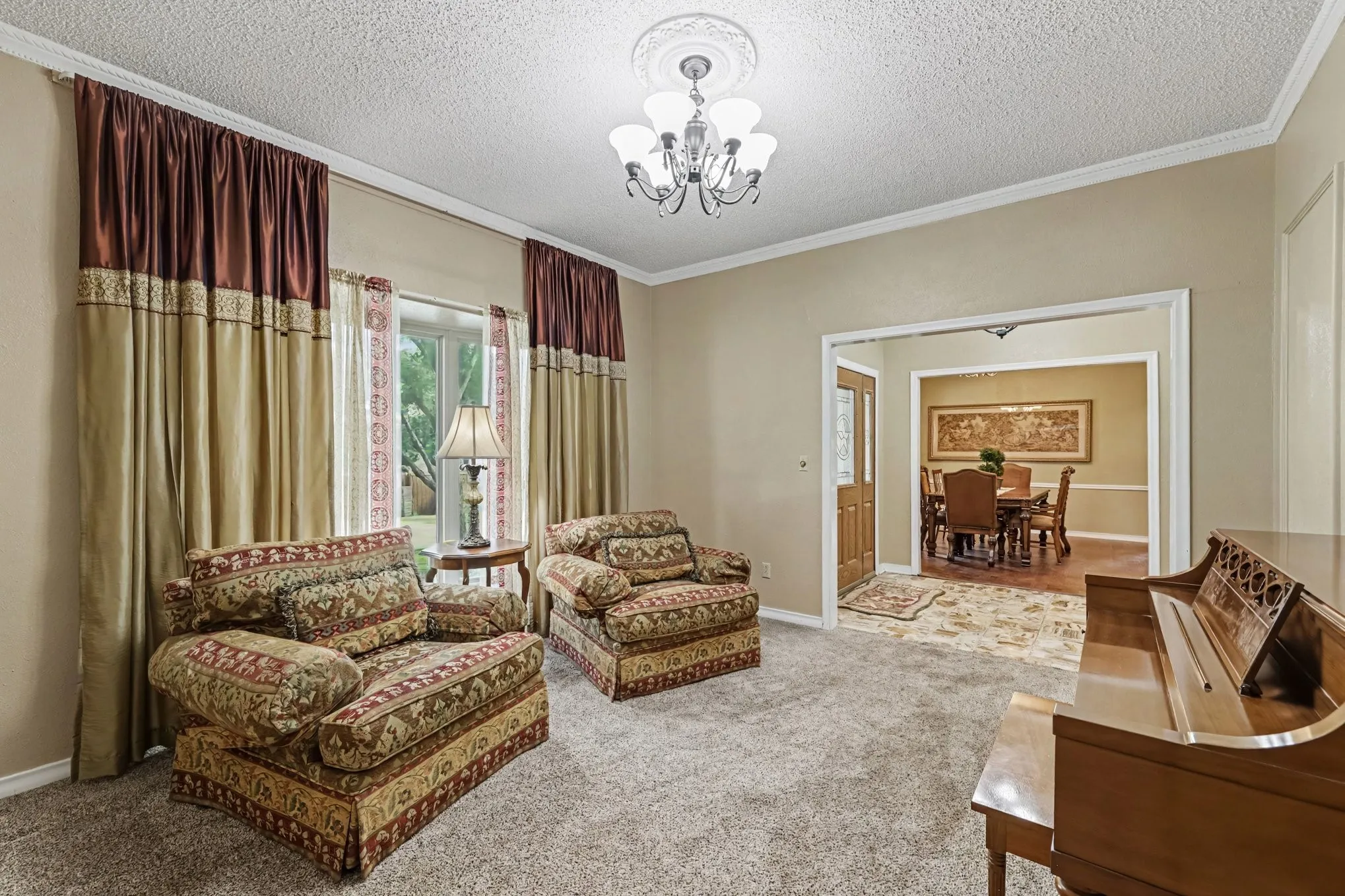 Single Family Residence For Sale in Dallas County , 1905 Toler Trail, Garland, Texas 75043, 3 Bedroom, 3 Bathroom, 3 Garage spaces, 2,754 Sqft, built in 1976, mls#21344478, Real Estate Agent in Garland, Homes For Sale in Dallas county, Homes For Sale in Garland, Realtor in Garland Texas, Real Estate Brokerage Independent Realty Texas, Luminita Cordes Realtor