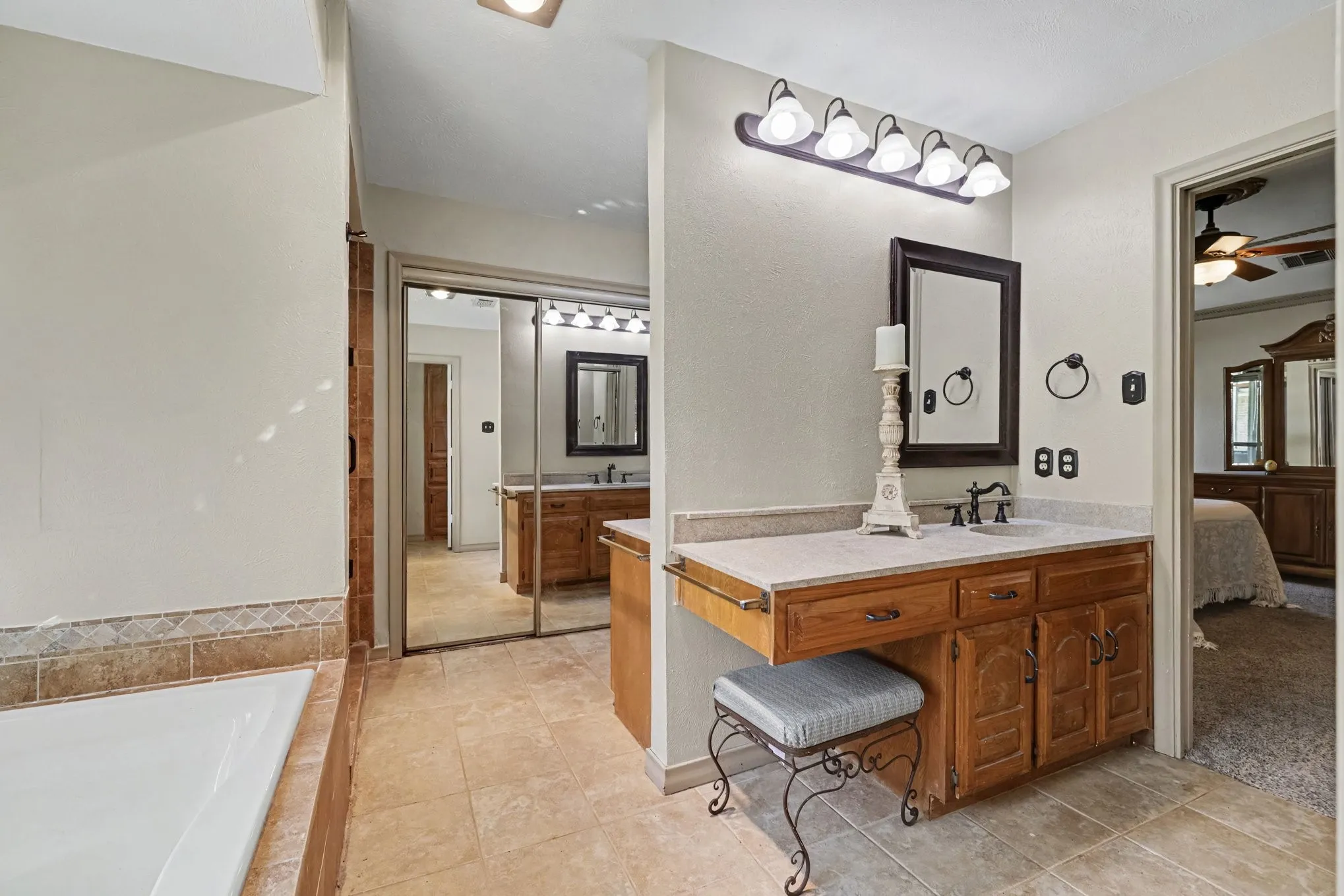 Single Family Residence For Sale in Dallas County , 1905 Toler Trail, Garland, Texas 75043, 3 Bedroom, 3 Bathroom, 3 Garage spaces, 2,754 Sqft, built in 1976, mls#21344478, Real Estate Agent in Garland, Homes For Sale in Dallas county, Homes For Sale in Garland, Realtor in Garland Texas, Real Estate Brokerage Independent Realty Texas, Luminita Cordes Realtor
