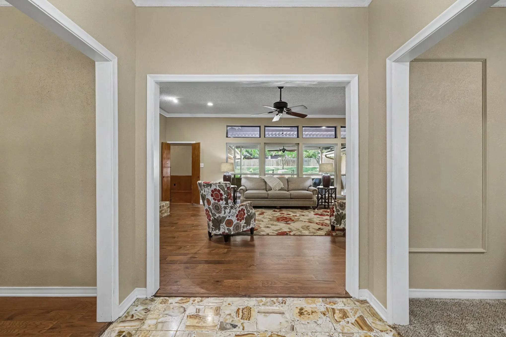 Single Family Residence For Sale in Dallas County , 1905 Toler Trail, Garland, Texas 75043, 3 Bedroom, 3 Bathroom, 3 Garage spaces, 2,754 Sqft, built in 1976, mls#21344478, Real Estate Agent in Garland, Homes For Sale in Dallas county, Homes For Sale in Garland, Realtor in Garland Texas, Real Estate Brokerage Independent Realty Texas, Luminita Cordes Realtor