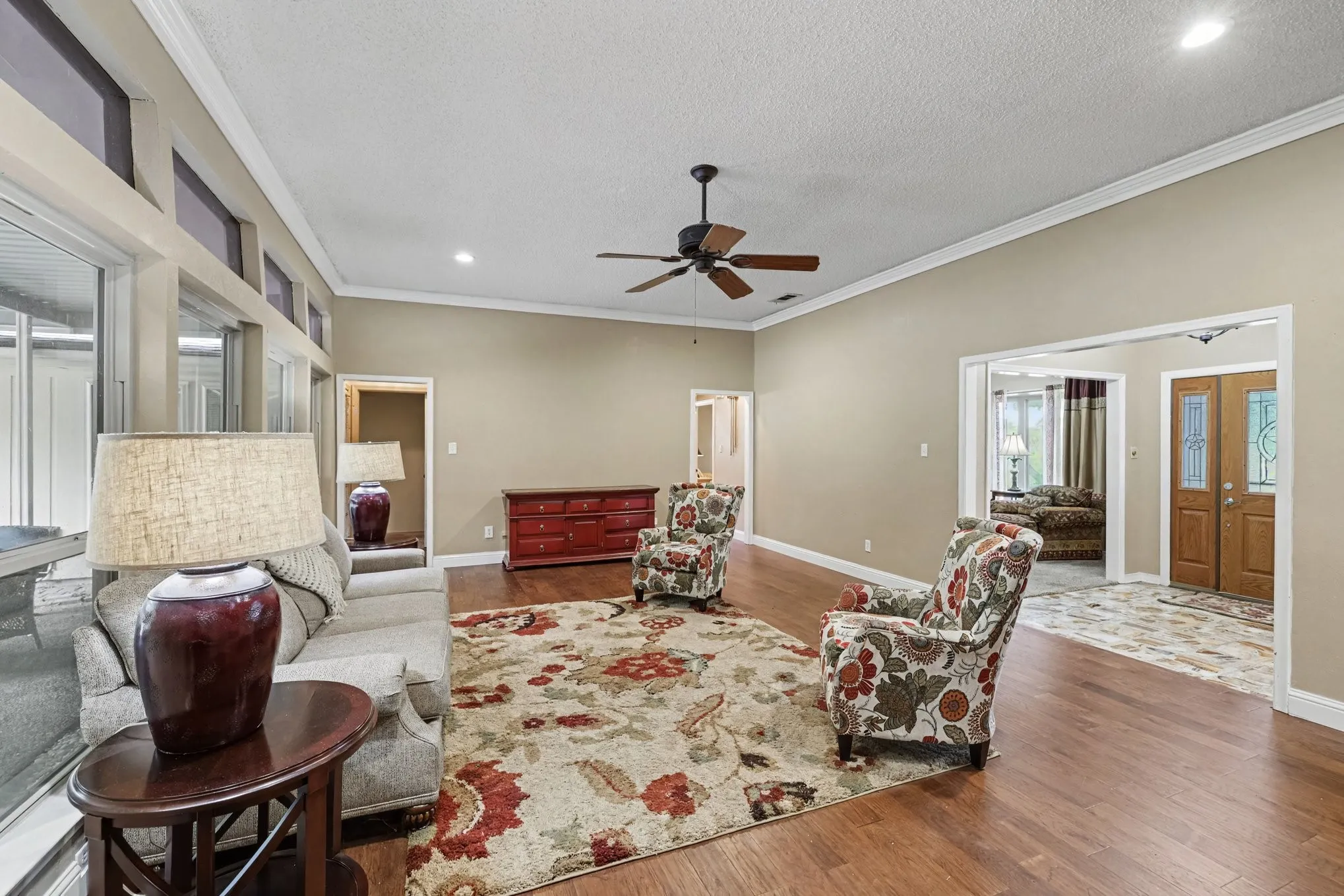 Single Family Residence For Sale in Dallas County , 1905 Toler Trail, Garland, Texas 75043, 3 Bedroom, 3 Bathroom, 3 Garage spaces, 2,754 Sqft, built in 1976, mls#21344478, Real Estate Agent in Garland, Homes For Sale in Dallas county, Homes For Sale in Garland, Realtor in Garland Texas, Real Estate Brokerage Independent Realty Texas, Luminita Cordes Realtor