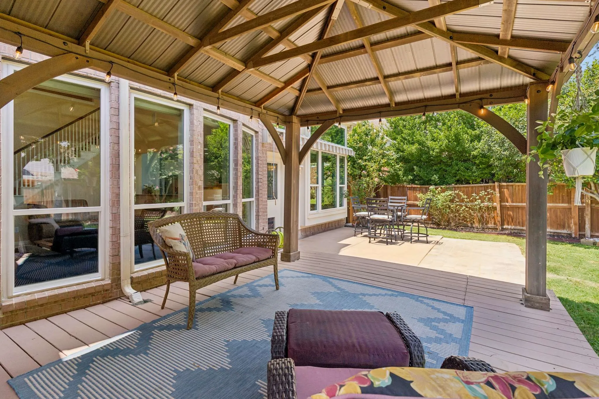 Single Family Residence For Sale in Collin County , 8609 Spectrum Drive, Mc Kinney, Texas 75072, 4 Bedroom, 4 Bathroom, 2 Garage spaces, 2,916 Sqft, built in 1999, mls#21351358, Real Estate Agent in Mc Kinney, Homes For Sale in Collin county, Homes For Sale in Mc Kinney, Realtor in Mc Kinney Texas, Real Estate Brokerage Independent Realty Texas, Luminita Cordes Realtor