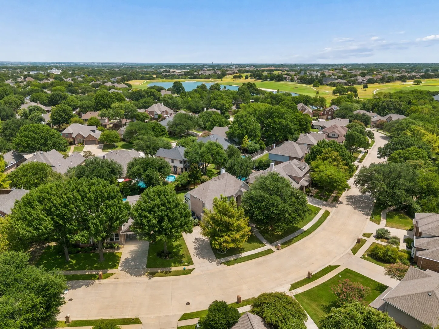 Single Family Residence For Sale in Collin County , 8609 Spectrum Drive, Mc Kinney, Texas 75072, 4 Bedroom, 4 Bathroom, 2 Garage spaces, 2,916 Sqft, built in 1999, mls#21351358, Real Estate Agent in Mc Kinney, Homes For Sale in Collin county, Homes For Sale in Mc Kinney, Realtor in Mc Kinney Texas, Real Estate Brokerage Independent Realty Texas, Luminita Cordes Realtor