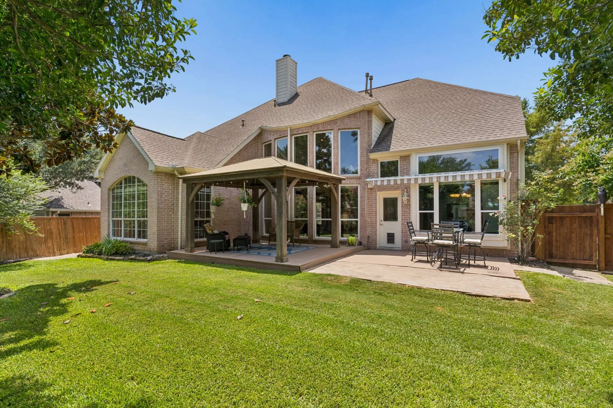 Single Family Residence For Sale in Collin County , 8609 Spectrum Drive, Mc Kinney, Texas 75072, 4 Bedroom, 4 Bathroom, 2 Garage spaces, 2,916 Sqft, built in 1999, mls#21351358, Real Estate Agent in Mc Kinney, Homes For Sale in Collin county, Homes For Sale in Mc Kinney, Realtor in Mc Kinney Texas, Real Estate Brokerage Independent Realty Texas, Luminita Cordes Realtor
