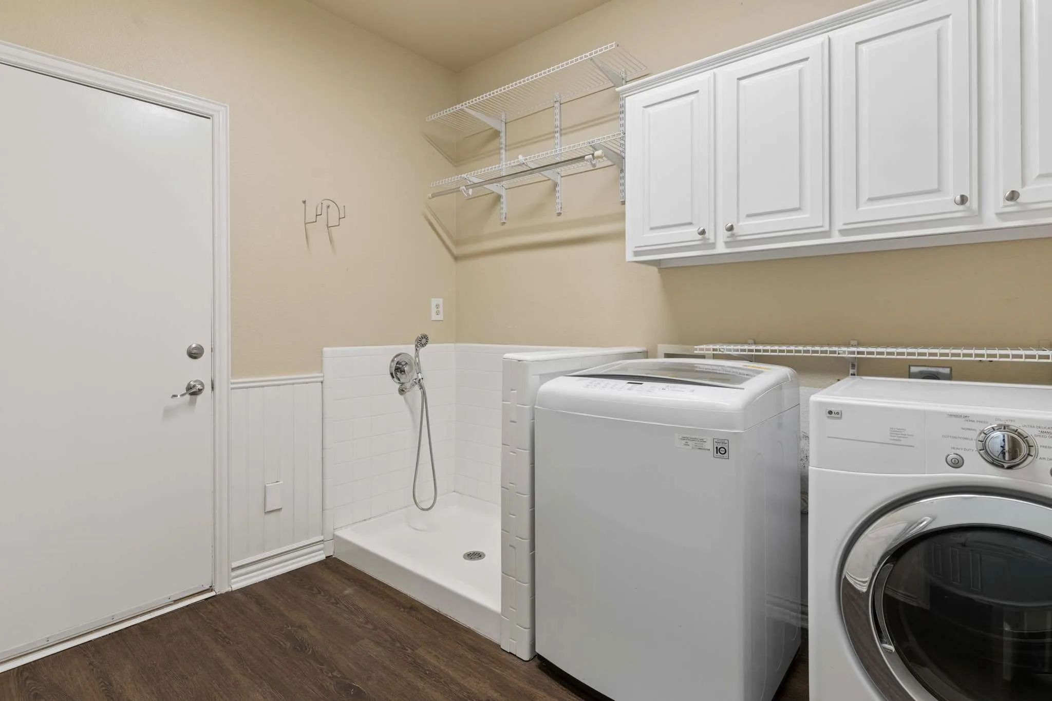 Single Family Residence For Sale in Collin County , 8609 Spectrum Drive, Mc Kinney, Texas 75072, 4 Bedroom, 4 Bathroom, 2 Garage spaces, 2,916 Sqft, built in 1999, mls#21351358, Real Estate Agent in Mc Kinney, Homes For Sale in Collin county, Homes For Sale in Mc Kinney, Realtor in Mc Kinney Texas, Real Estate Brokerage Independent Realty Texas, Luminita Cordes Realtor