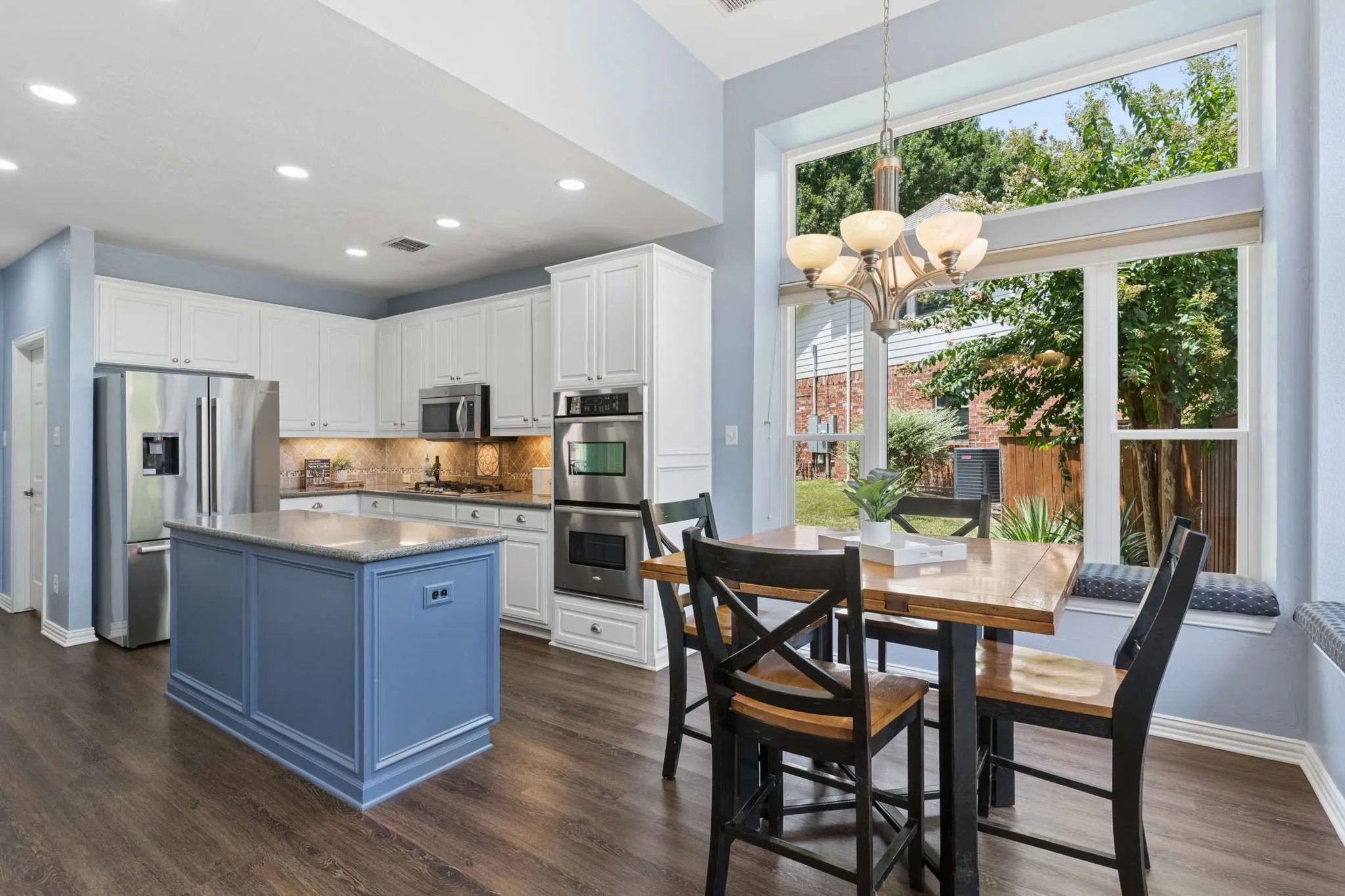 Single Family Residence For Sale in Collin County , 8609 Spectrum Drive, Mc Kinney, Texas 75072, 4 Bedroom, 4 Bathroom, 2 Garage spaces, 2,916 Sqft, built in 1999, mls#21351358, Real Estate Agent in Mc Kinney, Homes For Sale in Collin county, Homes For Sale in Mc Kinney, Realtor in Mc Kinney Texas, Real Estate Brokerage Independent Realty Texas, Luminita Cordes Realtor