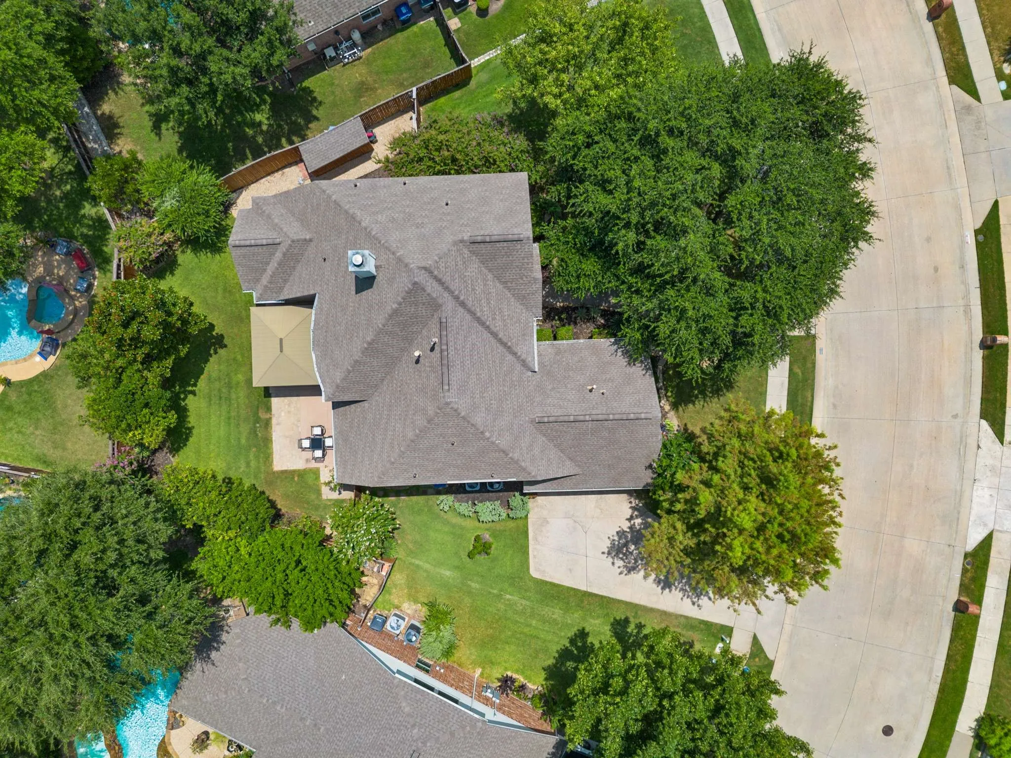 Single Family Residence For Sale in Collin County , 8609 Spectrum Drive, Mc Kinney, Texas 75072, 4 Bedroom, 4 Bathroom, 2 Garage spaces, 2,916 Sqft, built in 1999, mls#21351358, Real Estate Agent in Mc Kinney, Homes For Sale in Collin county, Homes For Sale in Mc Kinney, Realtor in Mc Kinney Texas, Real Estate Brokerage Independent Realty Texas, Luminita Cordes Realtor