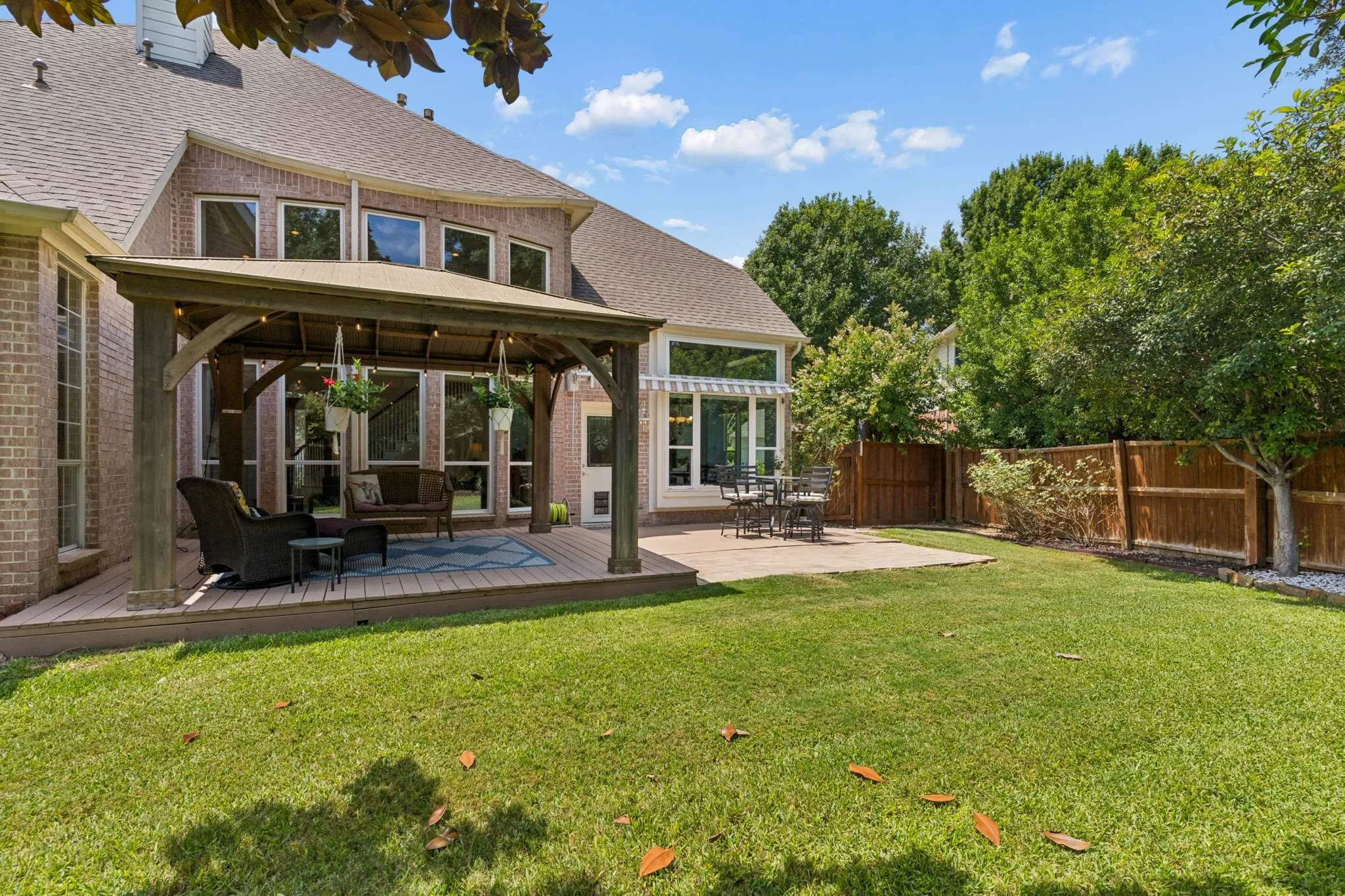Single Family Residence For Sale in Collin County , 8609 Spectrum Drive, Mc Kinney, Texas 75072, 4 Bedroom, 4 Bathroom, 2 Garage spaces, 2,916 Sqft, built in 1999, mls#21351358, Real Estate Agent in Mc Kinney, Homes For Sale in Collin county, Homes For Sale in Mc Kinney, Realtor in Mc Kinney Texas, Real Estate Brokerage Independent Realty Texas, Luminita Cordes Realtor