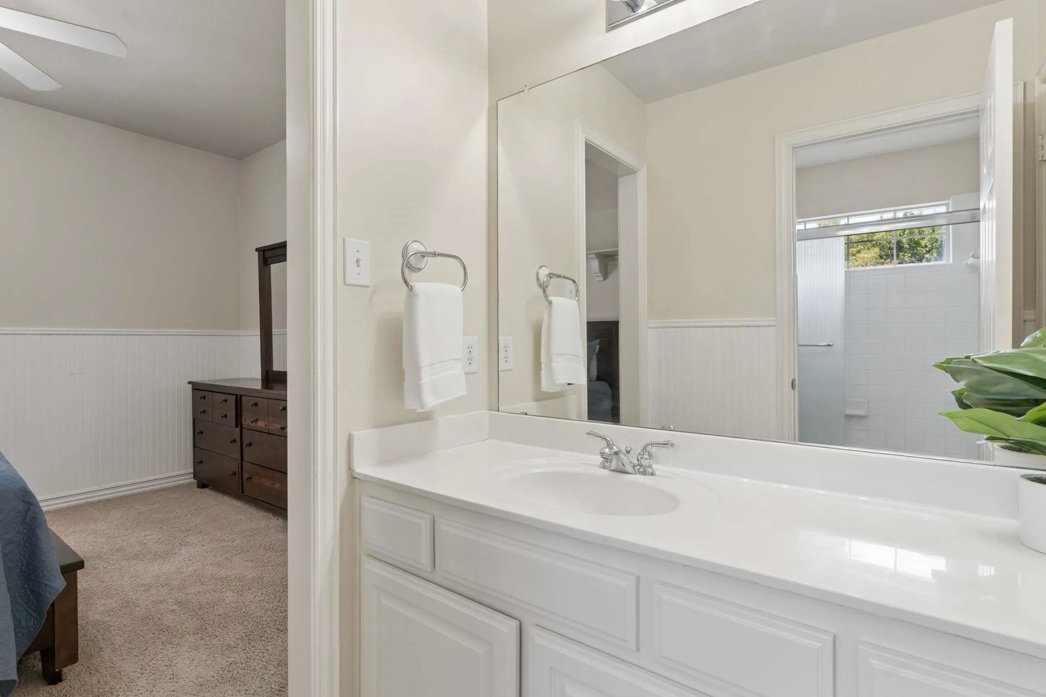 Single Family Residence For Sale in Collin County , 8609 Spectrum Drive, Mc Kinney, Texas 75072, 4 Bedroom, 4 Bathroom, 2 Garage spaces, 2,916 Sqft, built in 1999, mls#21351358, Real Estate Agent in Mc Kinney, Homes For Sale in Collin county, Homes For Sale in Mc Kinney, Realtor in Mc Kinney Texas, Real Estate Brokerage Independent Realty Texas, Luminita Cordes Realtor
