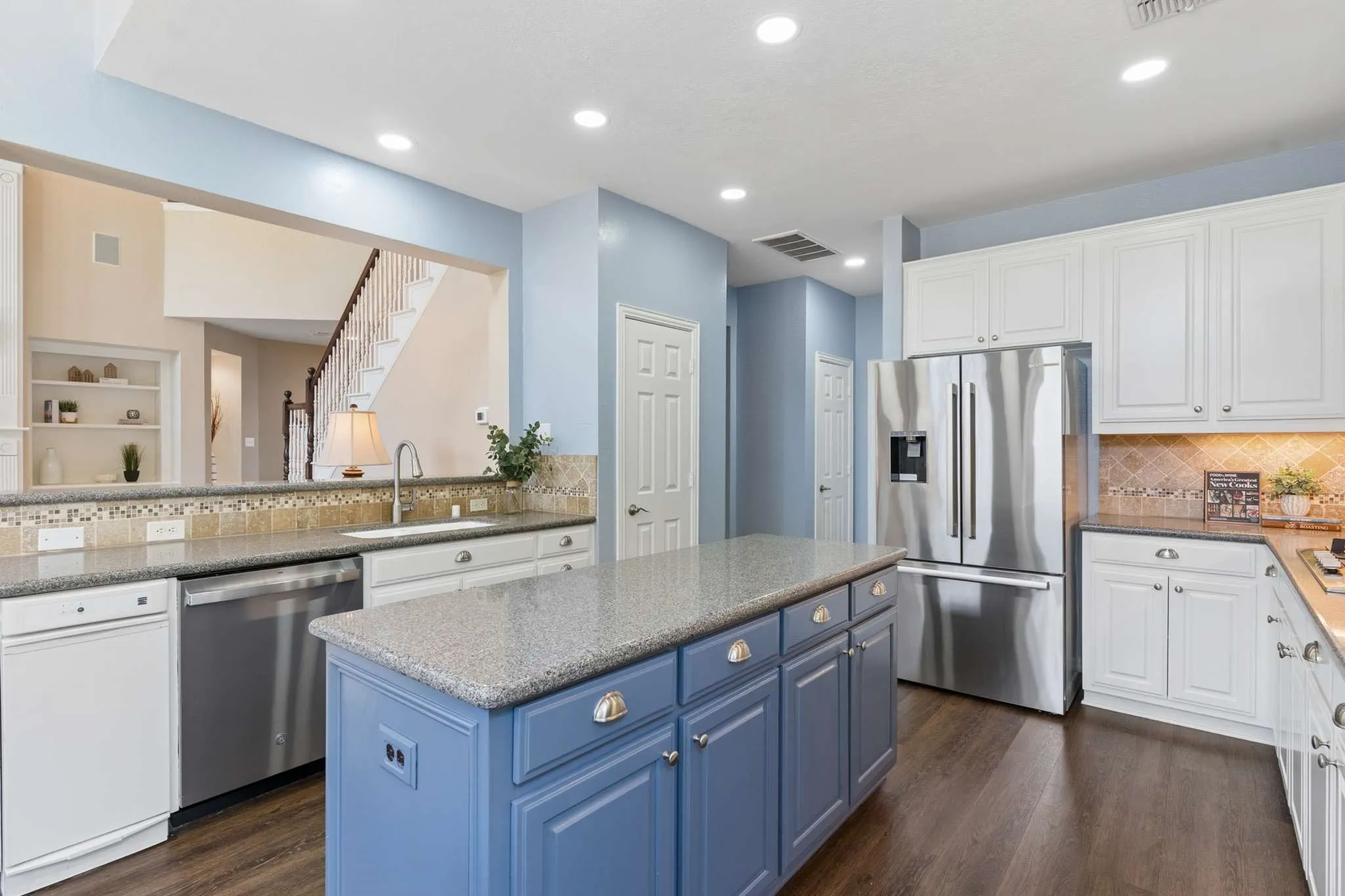 Single Family Residence For Sale in Collin County , 8609 Spectrum Drive, Mc Kinney, Texas 75072, 4 Bedroom, 4 Bathroom, 2 Garage spaces, 2,916 Sqft, built in 1999, mls#21351358, Real Estate Agent in Mc Kinney, Homes For Sale in Collin county, Homes For Sale in Mc Kinney, Realtor in Mc Kinney Texas, Real Estate Brokerage Independent Realty Texas, Luminita Cordes Realtor
